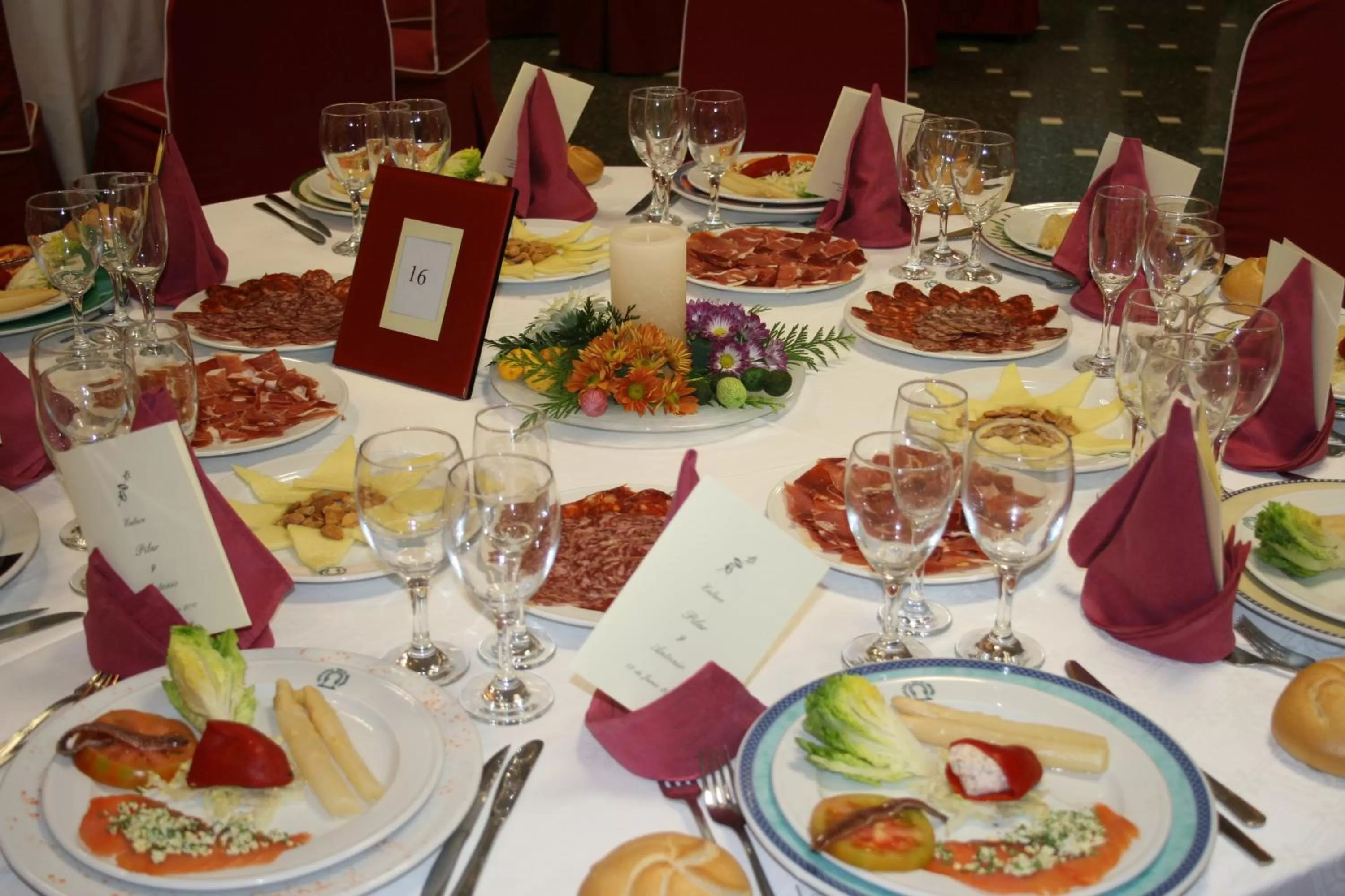 Food and drinks in Hotel Mesón del Moro