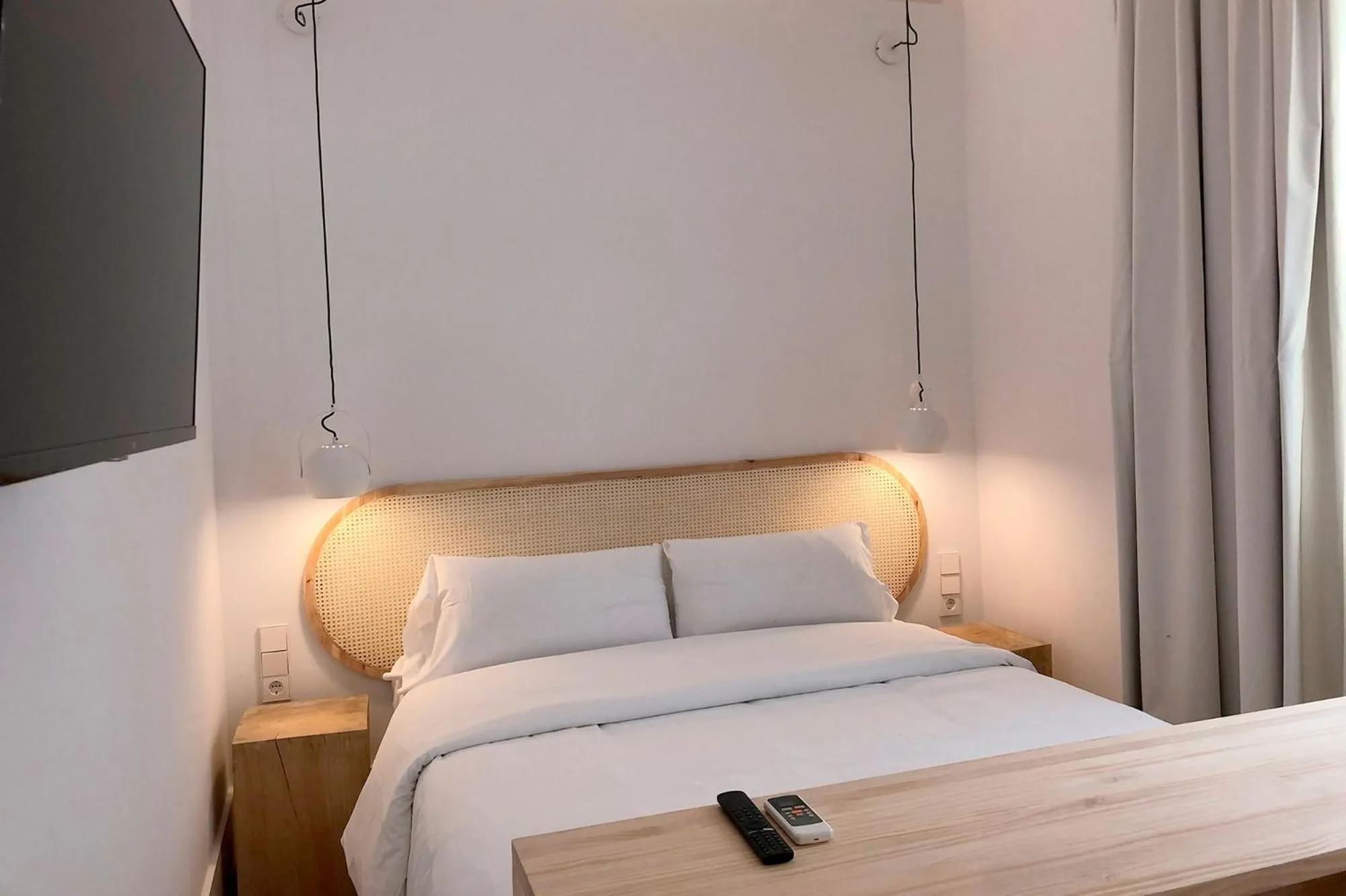 Bedroom, Bed in The MO House