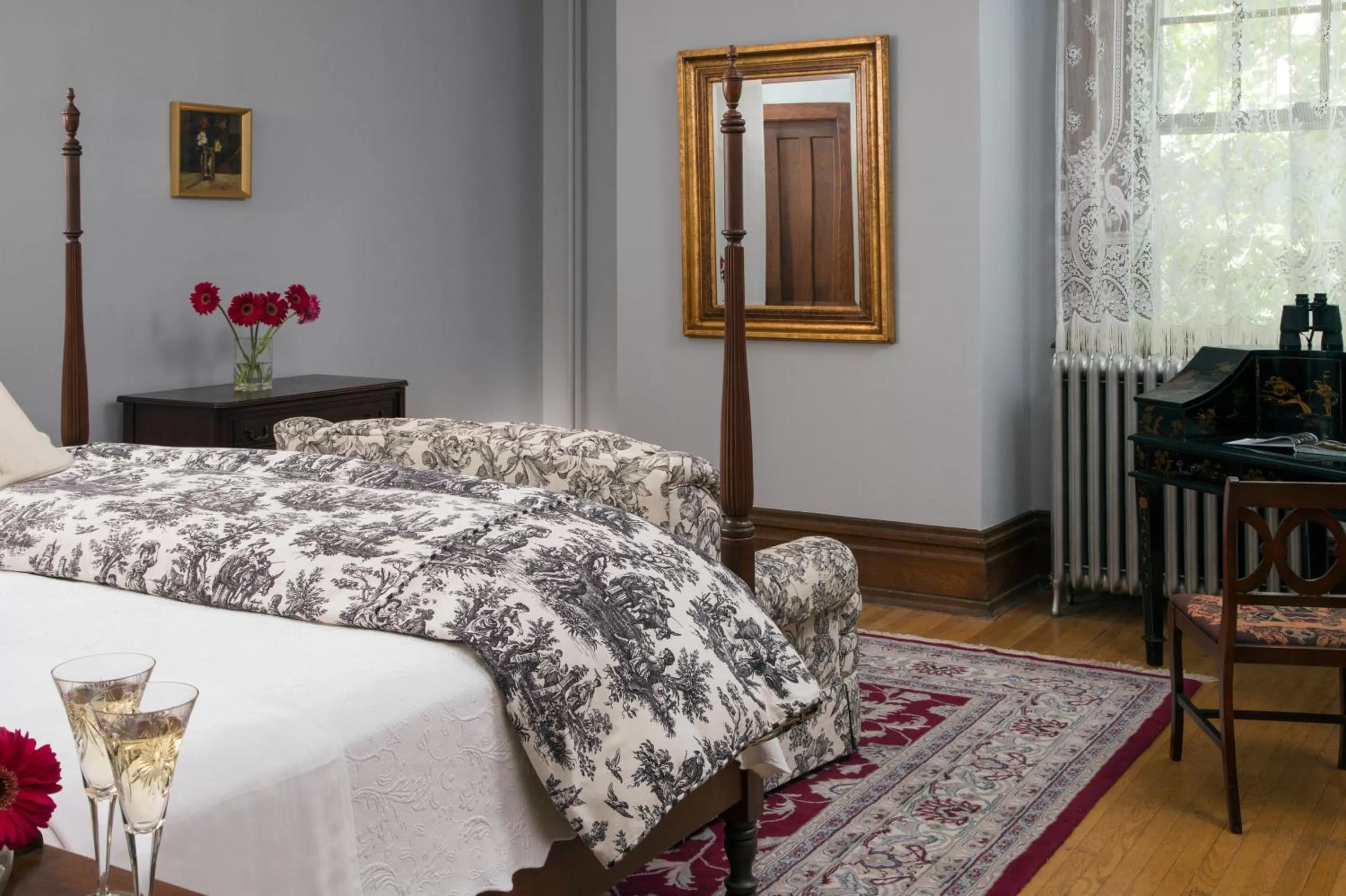 Bedroom, Bed in Mercersburg Inn