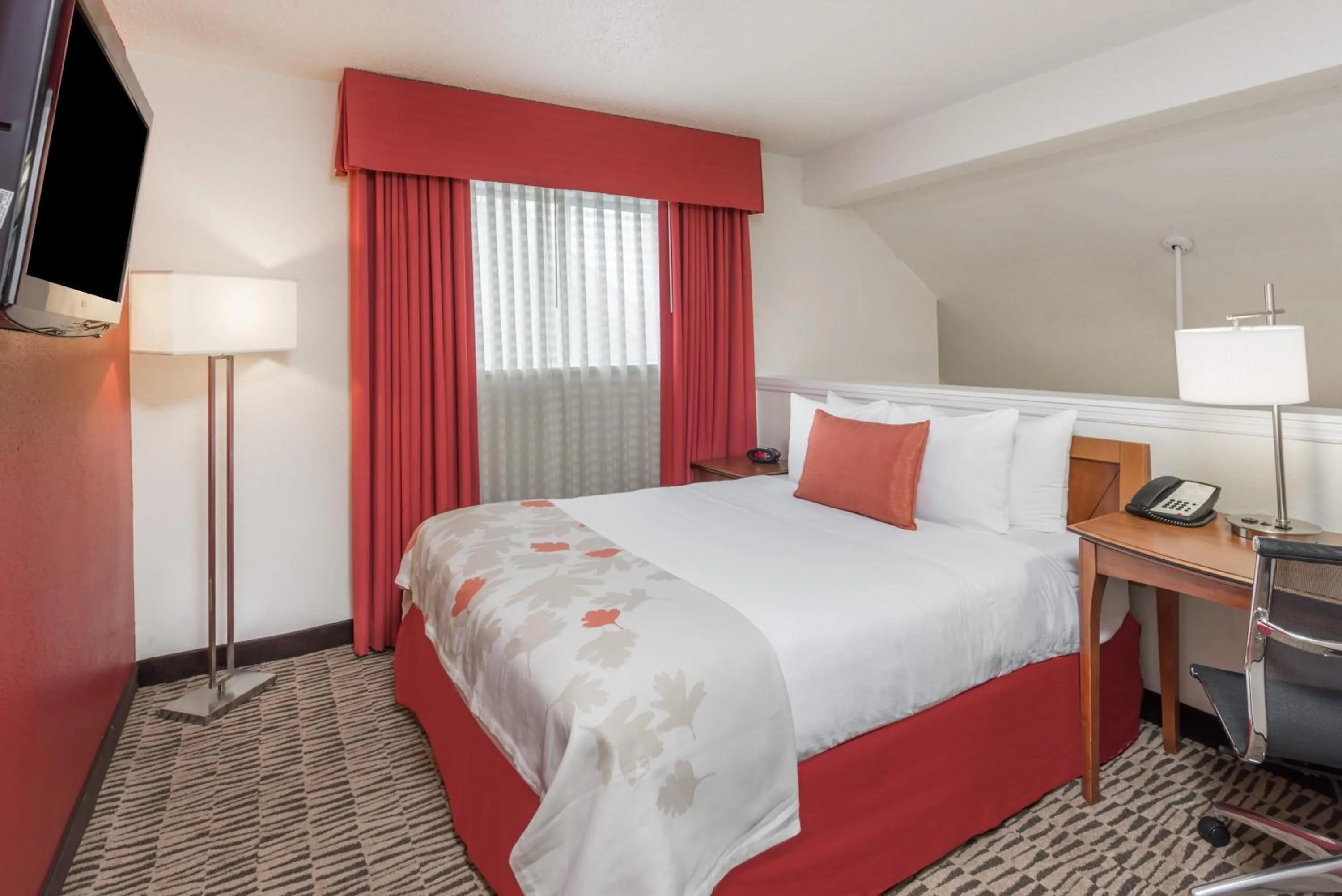 Bed in Value Suites Extended Stay - St Louis