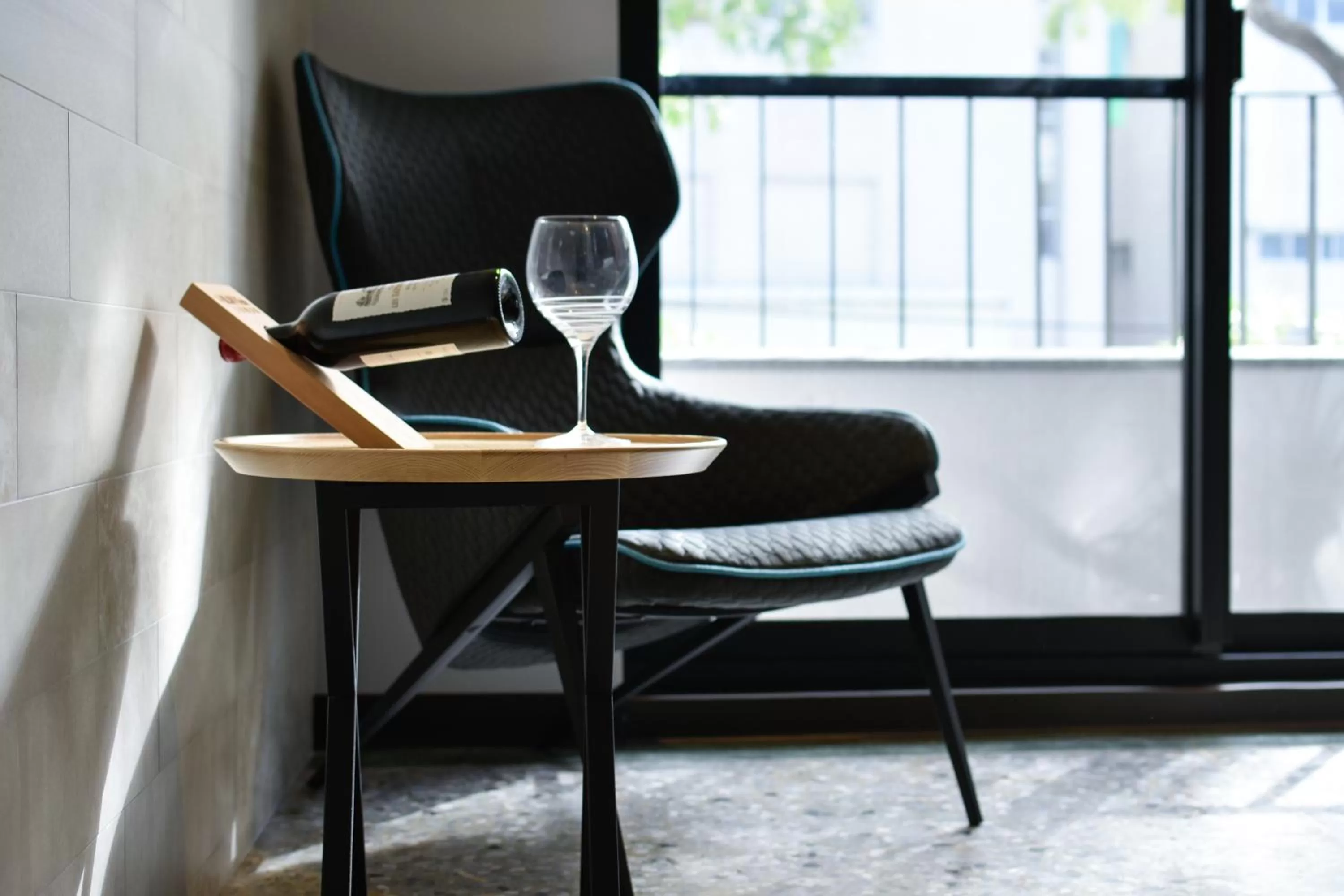 Coffee/tea facilities in 3 Door Hotel