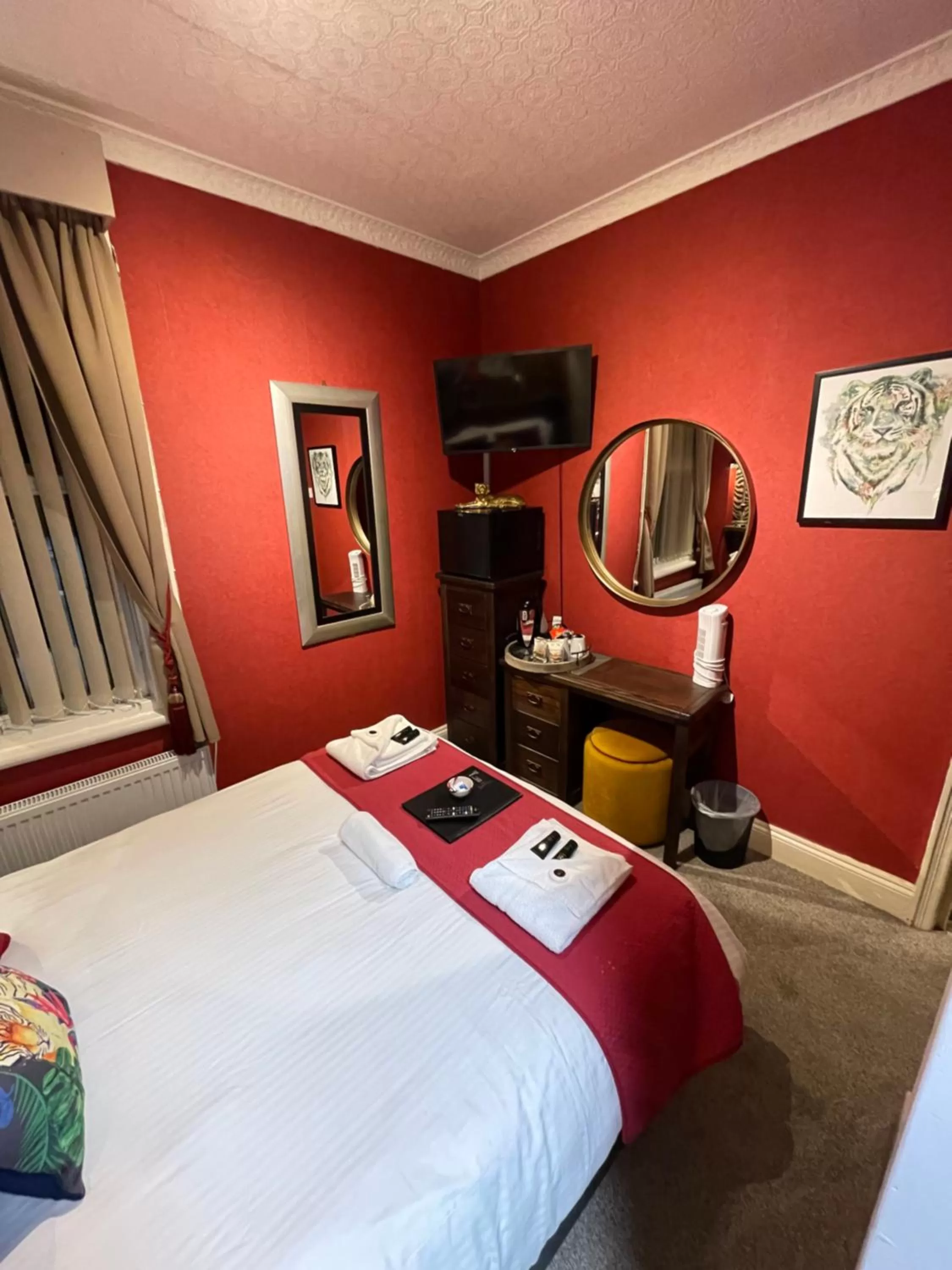 Bed in Delovely Hotel