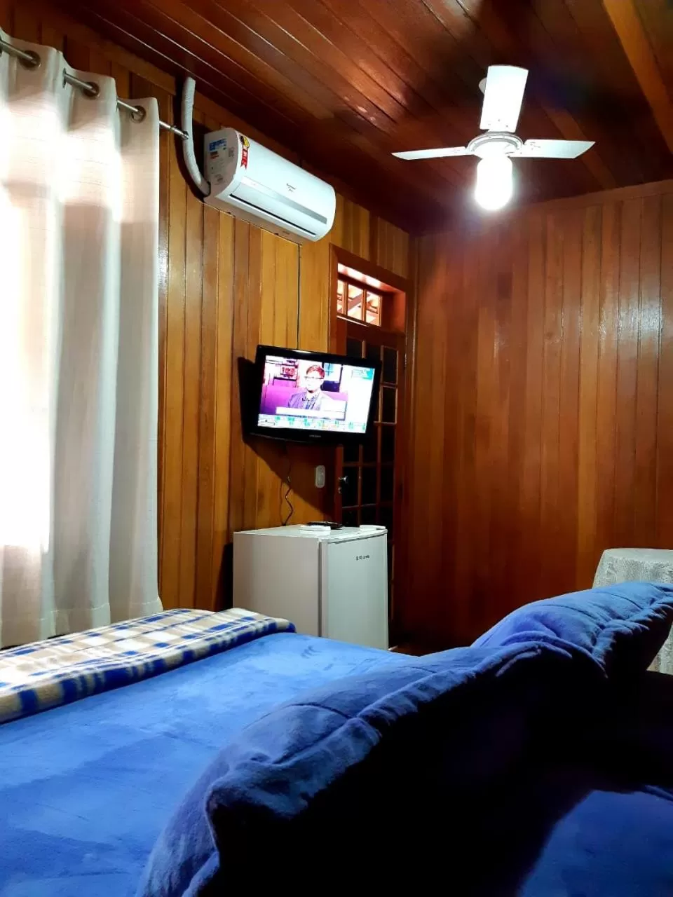 Bed in Hotel Montanus