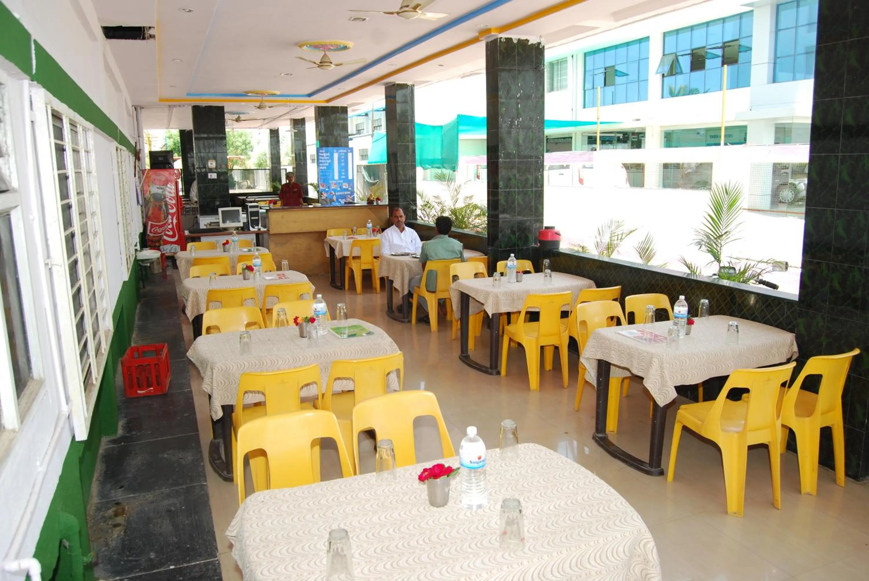 Restaurant/places to eat in Hotel Utsav