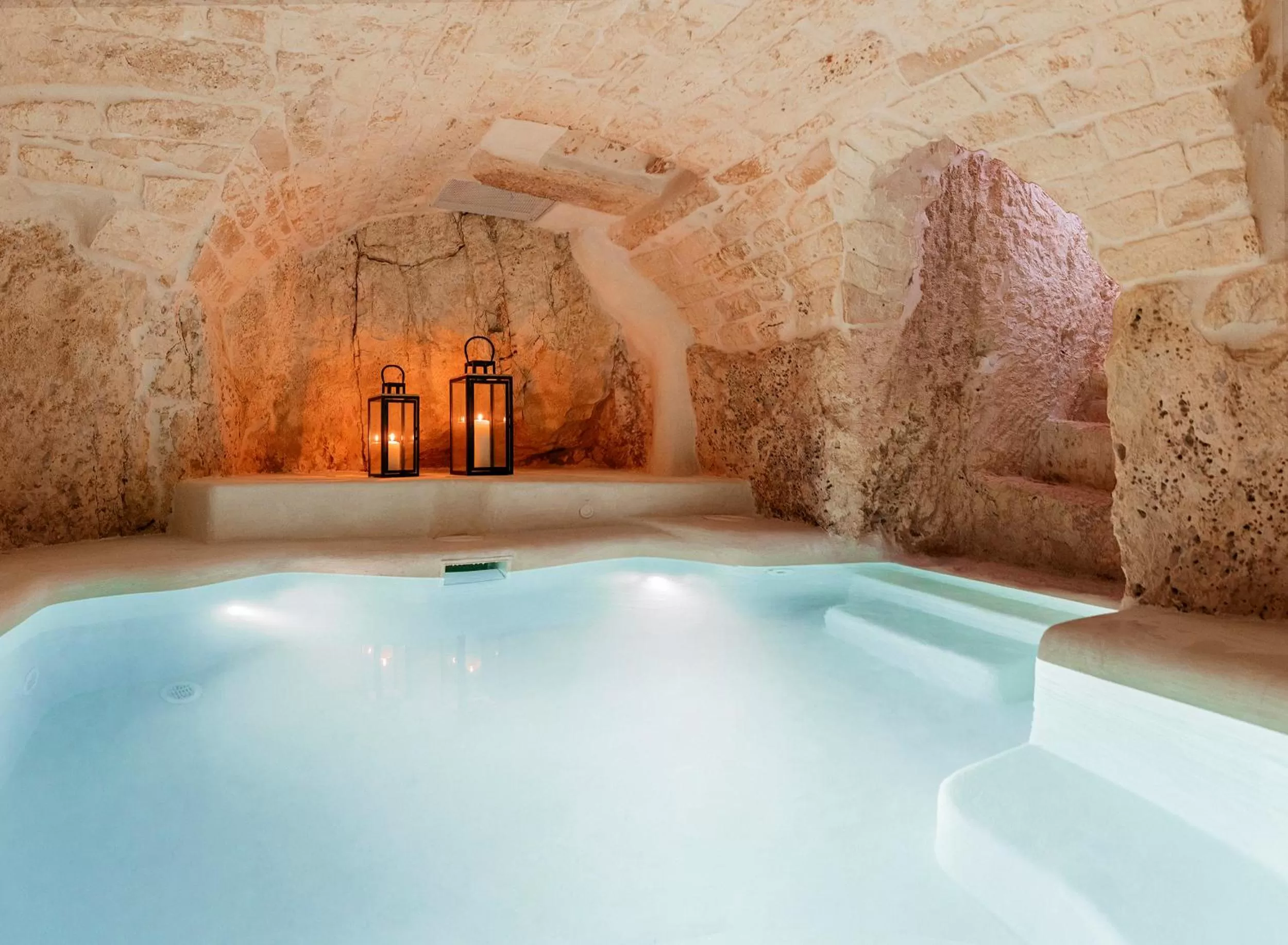 Swimming Pool in Alesia Luxury Cave