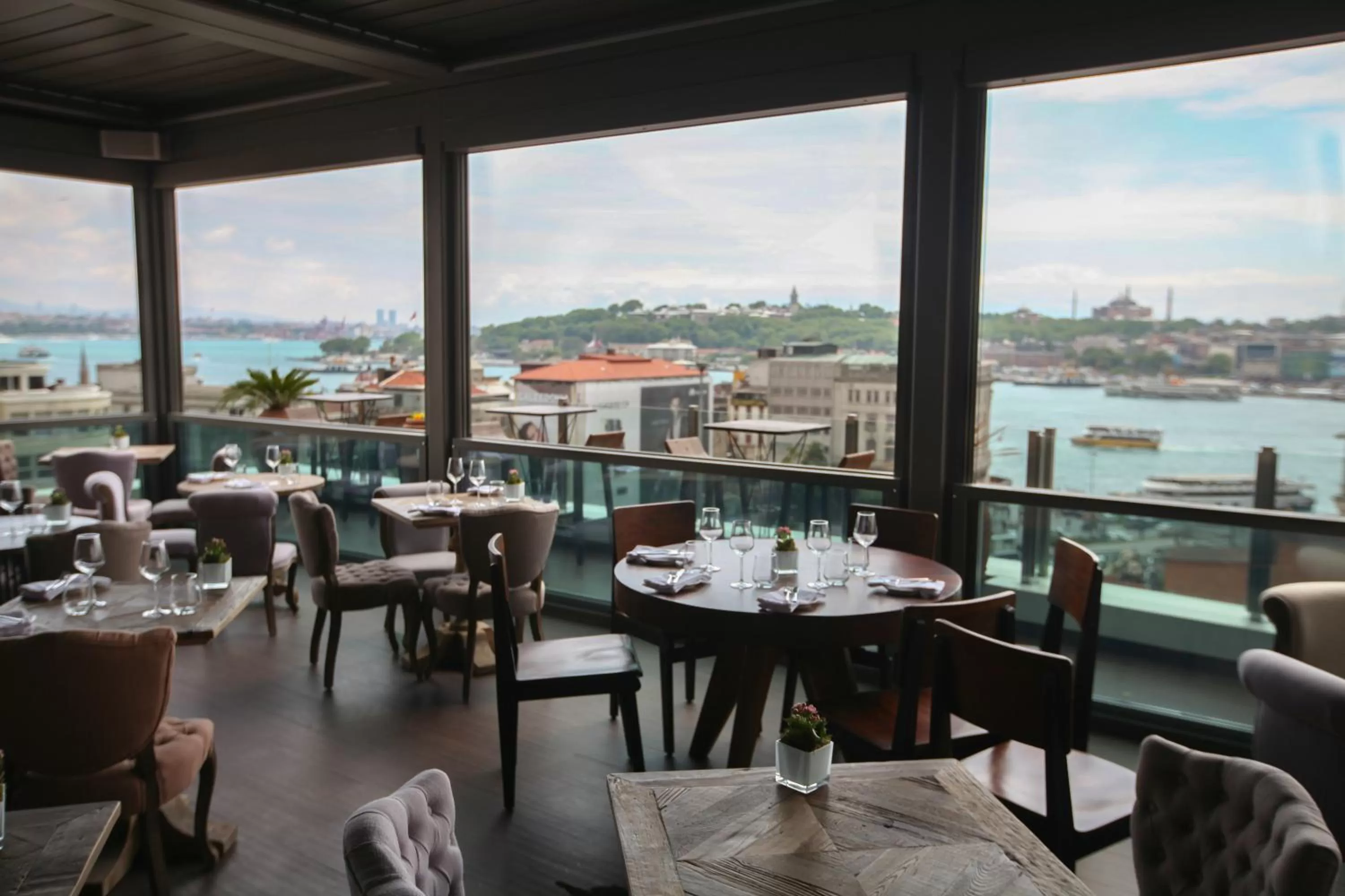 Restaurant/places to eat in The Bank Hotel Istanbul, a Member of Design Hotels