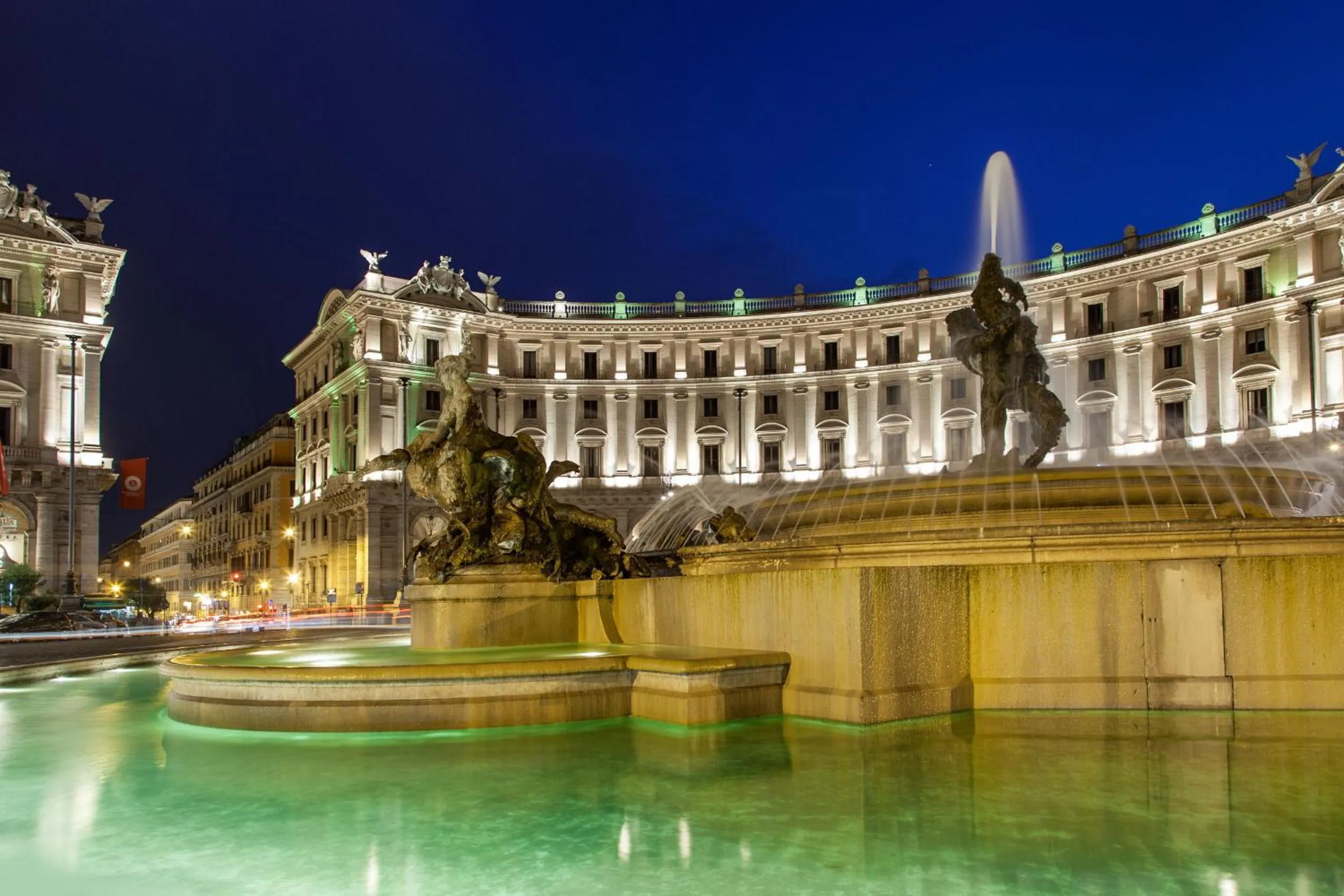 Nearby landmark in Floris Hotel