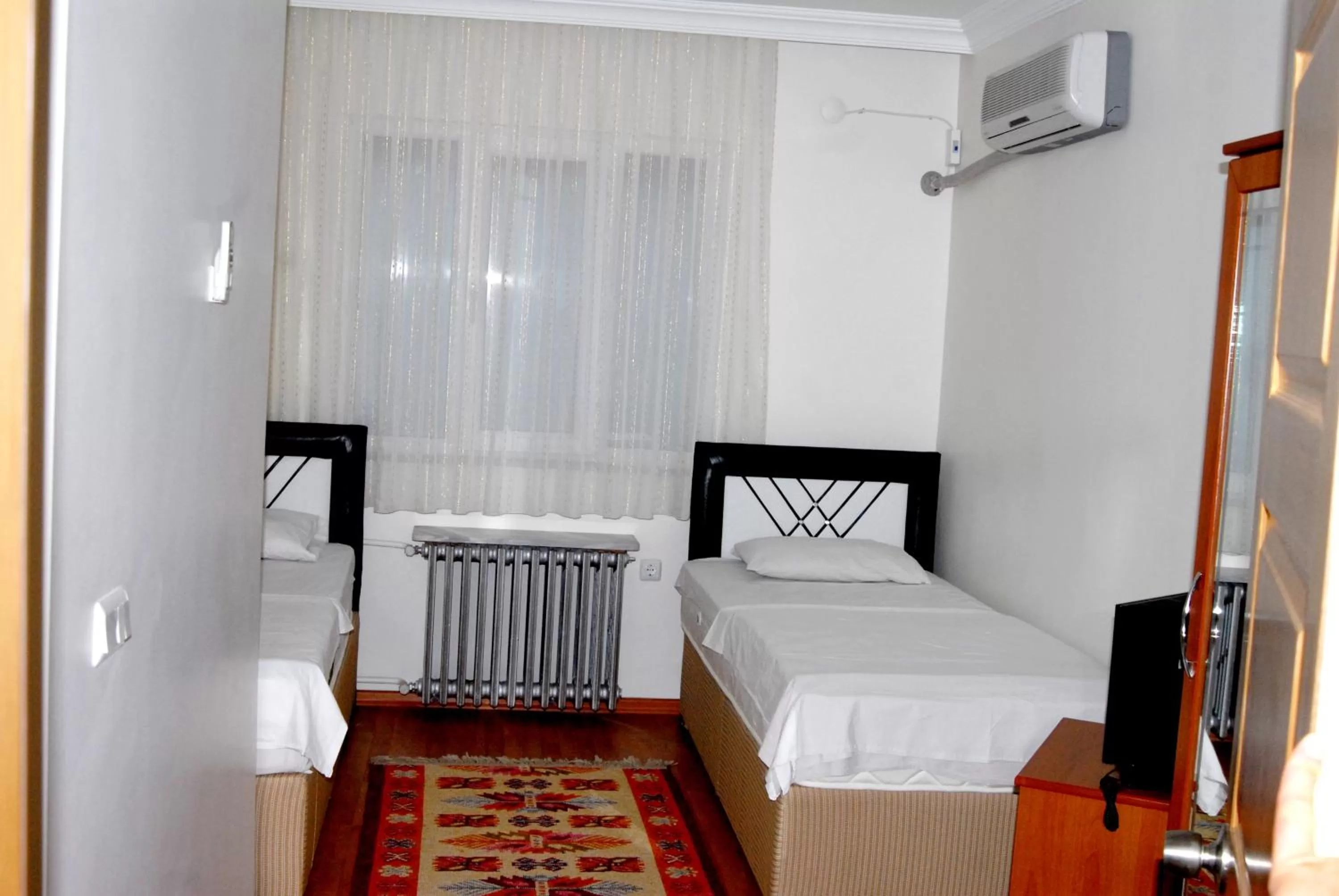 Photo of the whole room, Bed in Köprücü Hotel