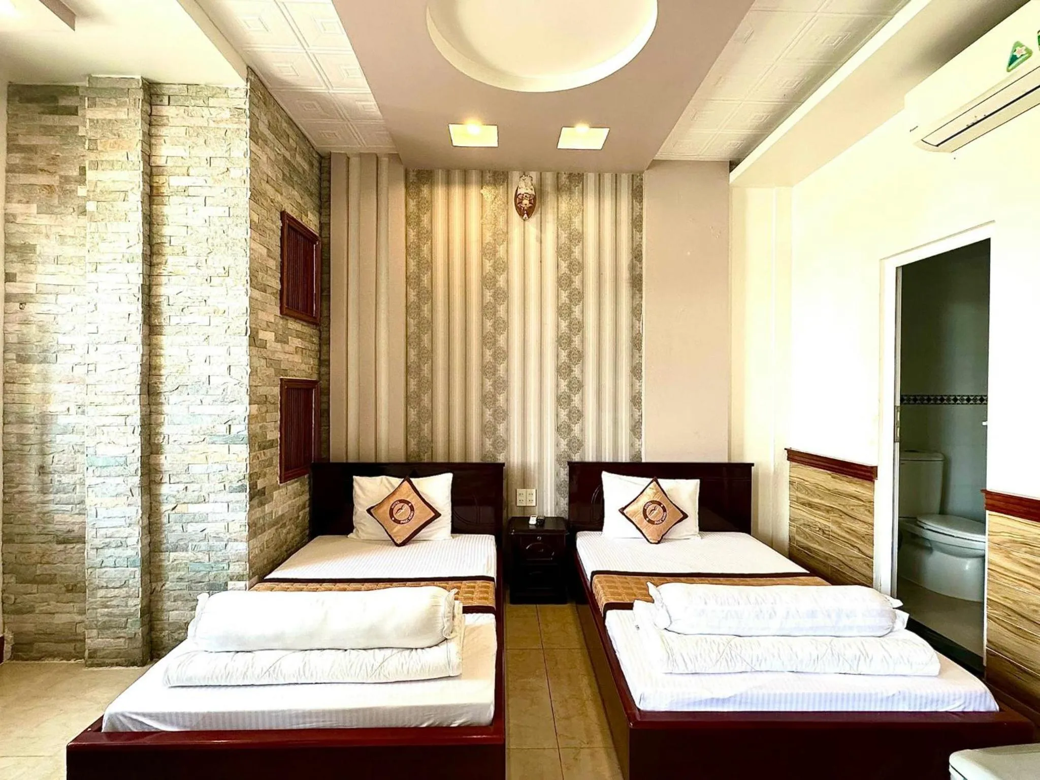 Photo of the whole room, Bed in Phuc Hung Hotel