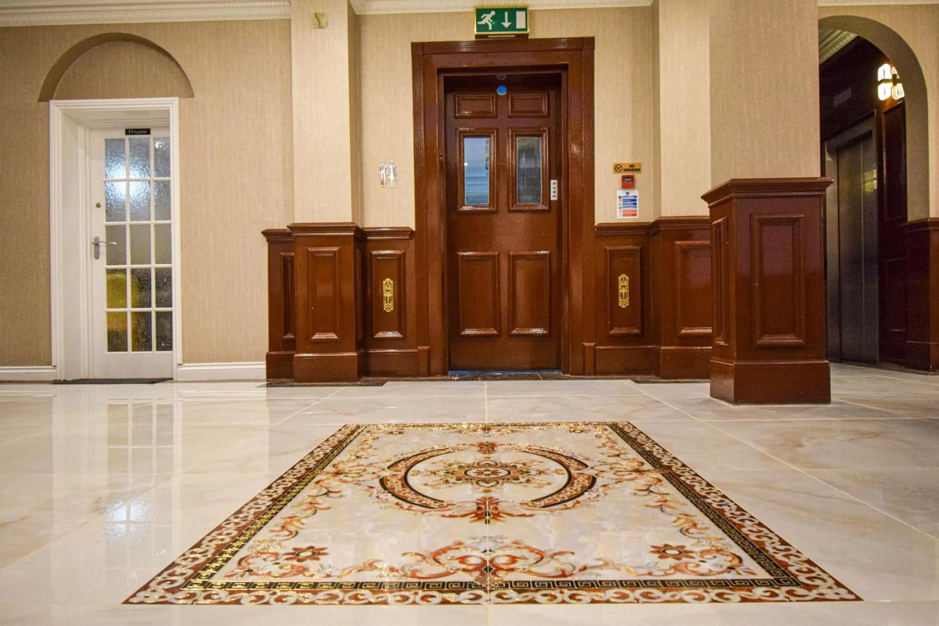 Pembridge Palace Hotel