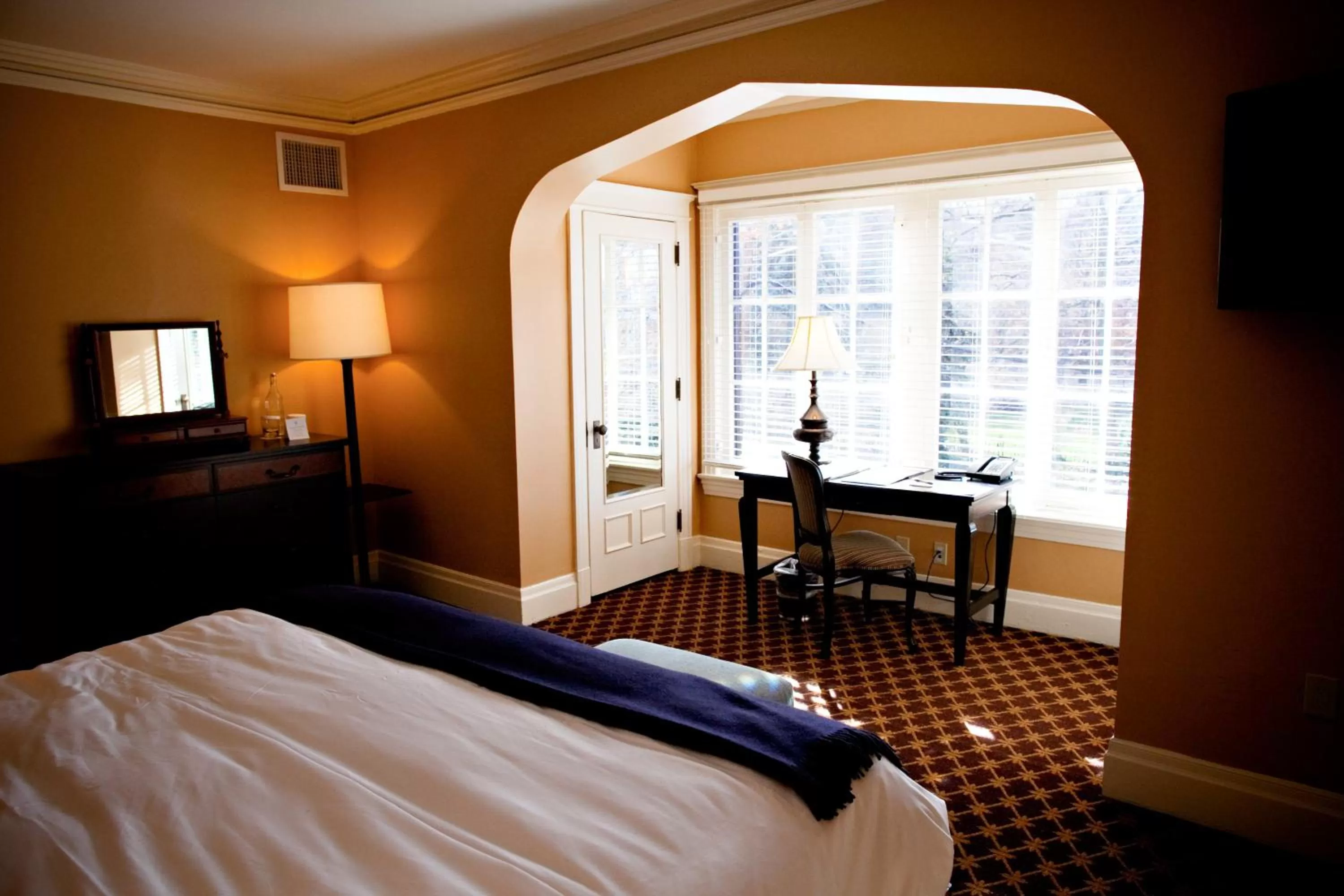 Day in Mansions on Fifth