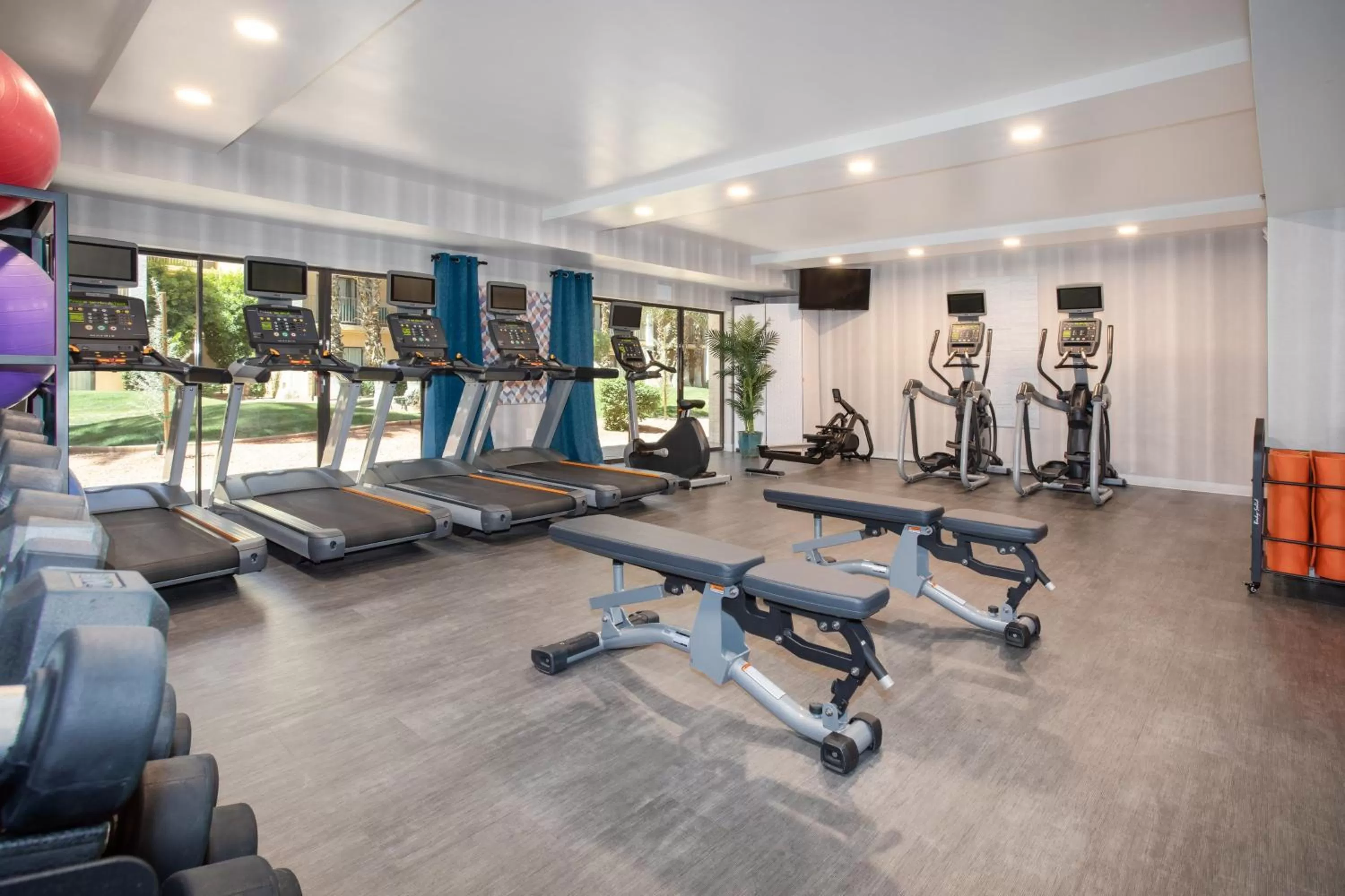 Fitness centre/facilities in Crowne Plaza Phoenix - Chandler Golf Resort by IHG