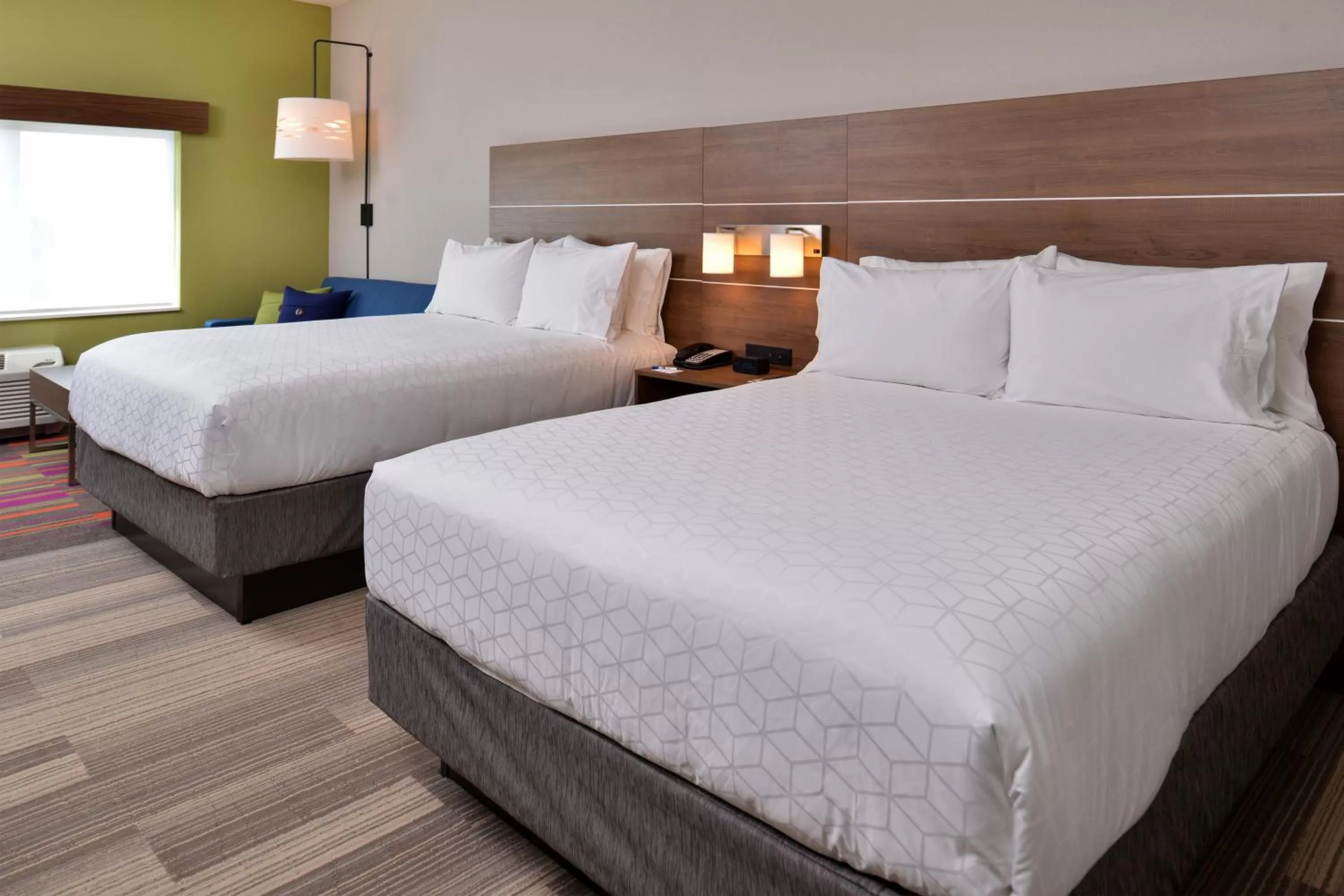 Photo of the whole room, Bed in Holiday Inn Express Melbourne West by IHG