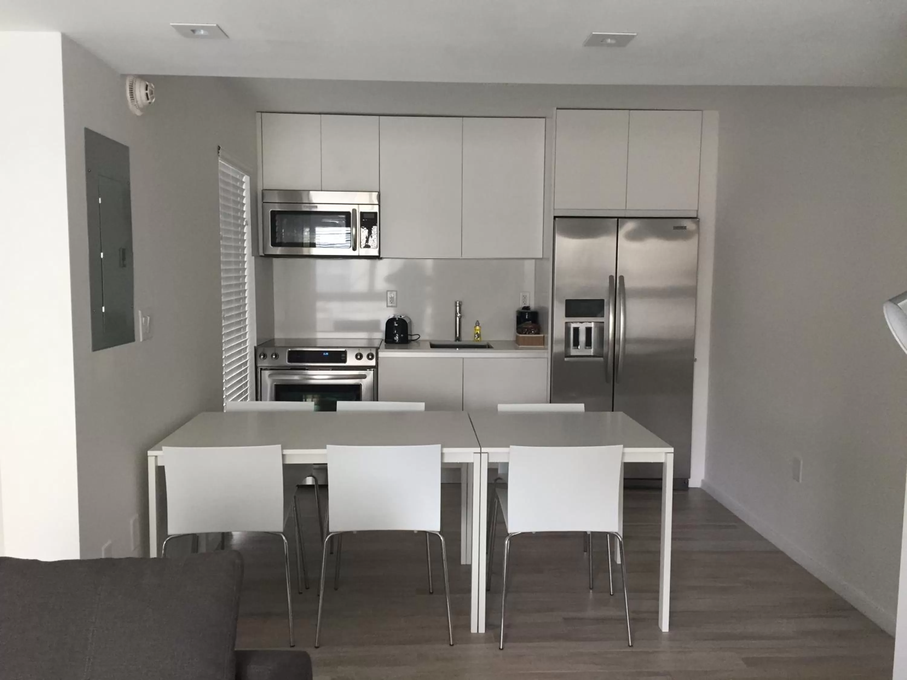 Kitchen or kitchenette in Beach Haus Key Biscayne Contemporary Apartments