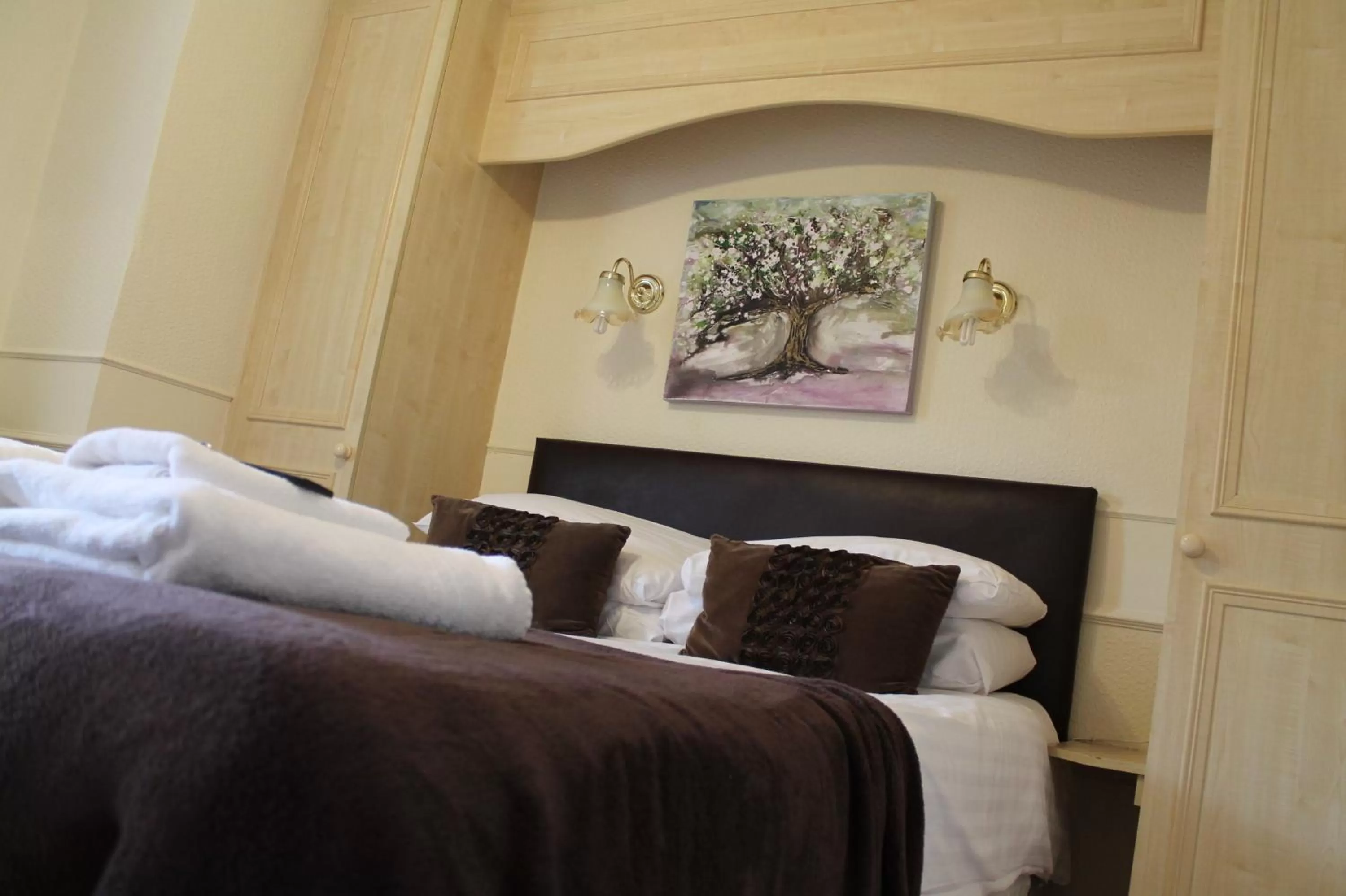 Photo of the whole room, Bed in Old Court Hotel & Apartments