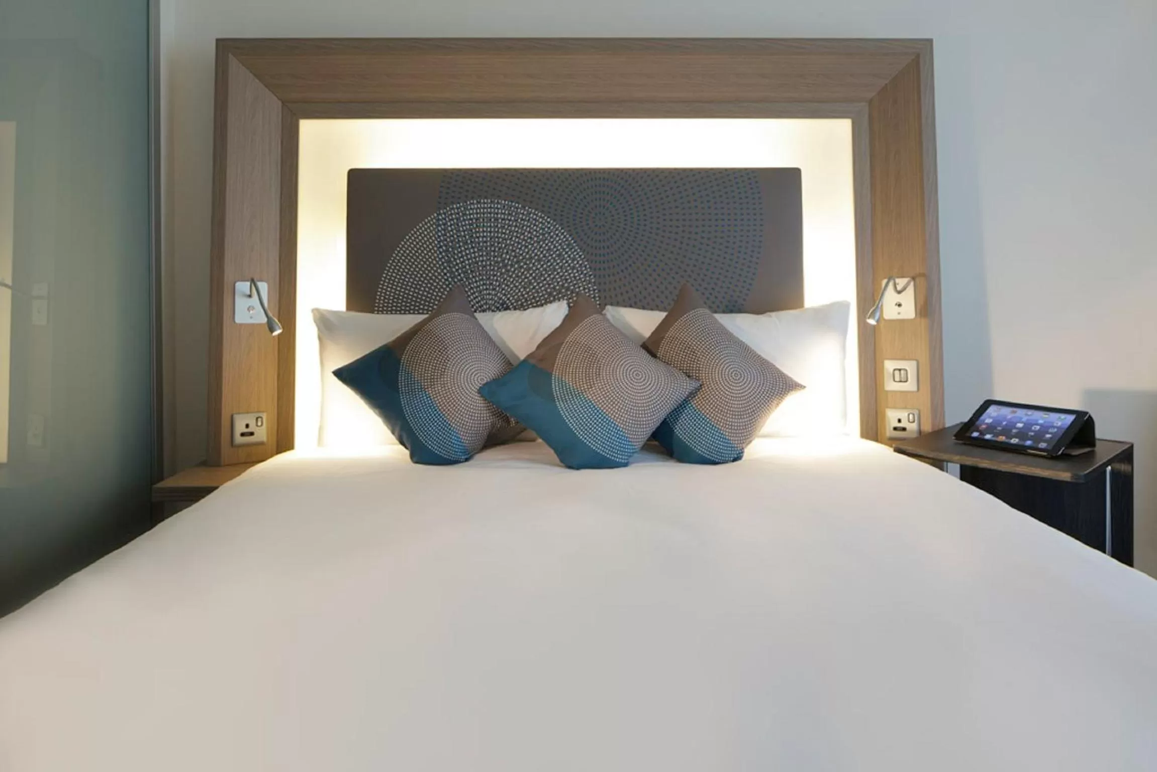 Bed in Novotel London Blackfriars
