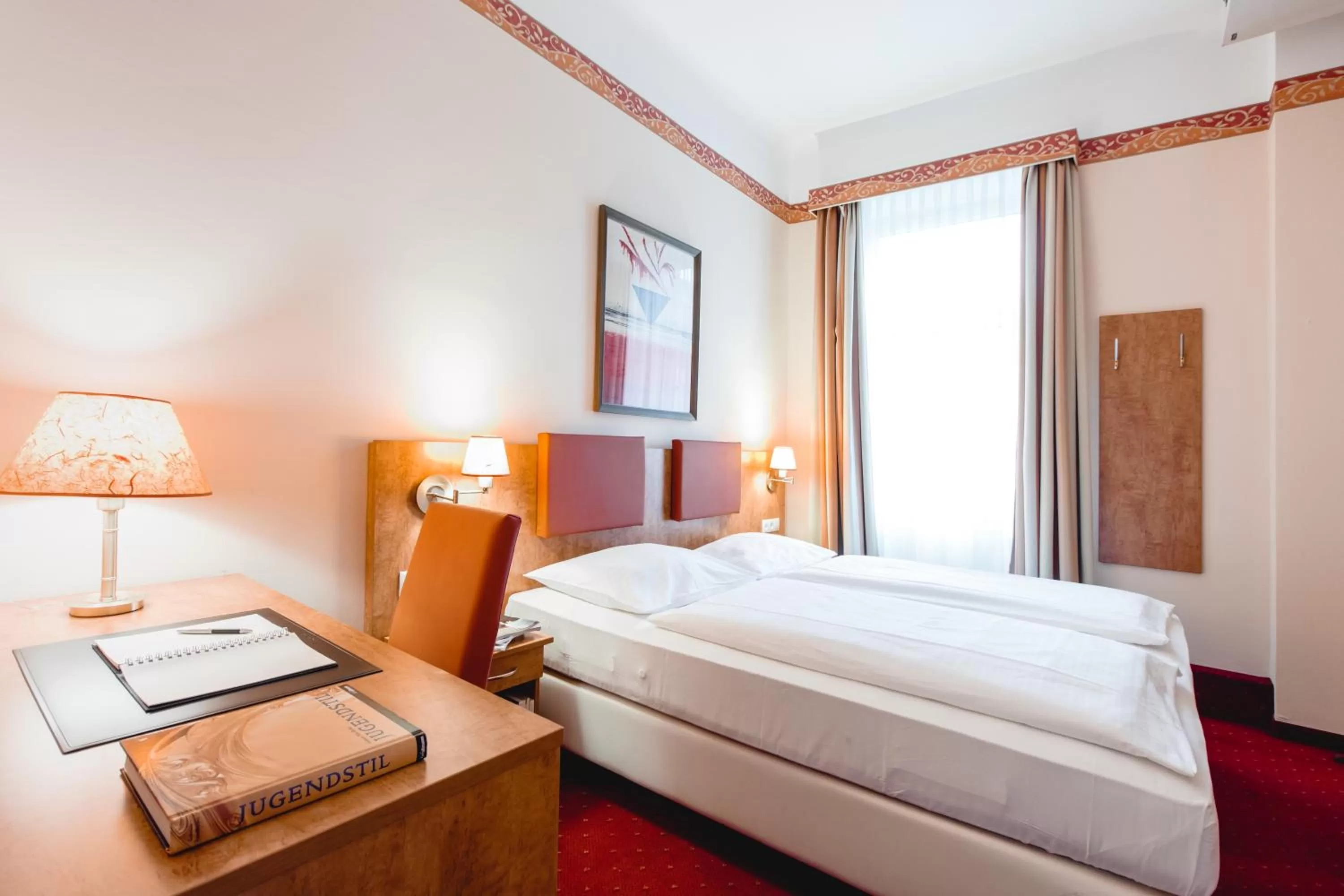 Photo of the whole room, Bed in Hotel Allegro Wien