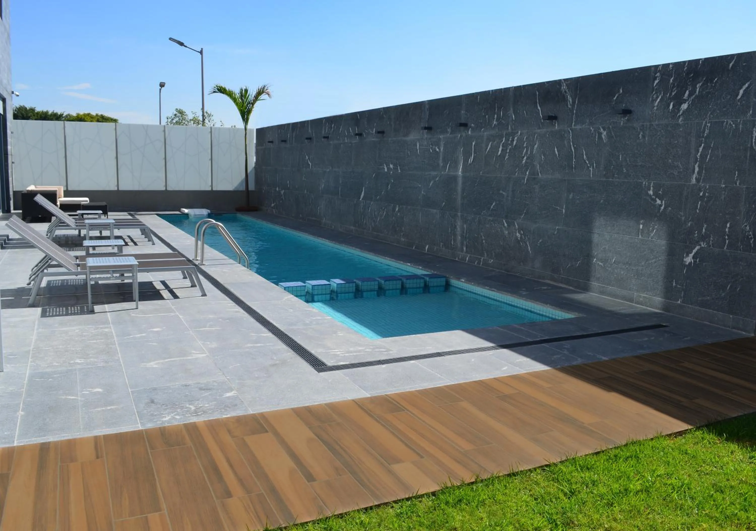 Swimming pool in Casa Inn Business Irapuato
