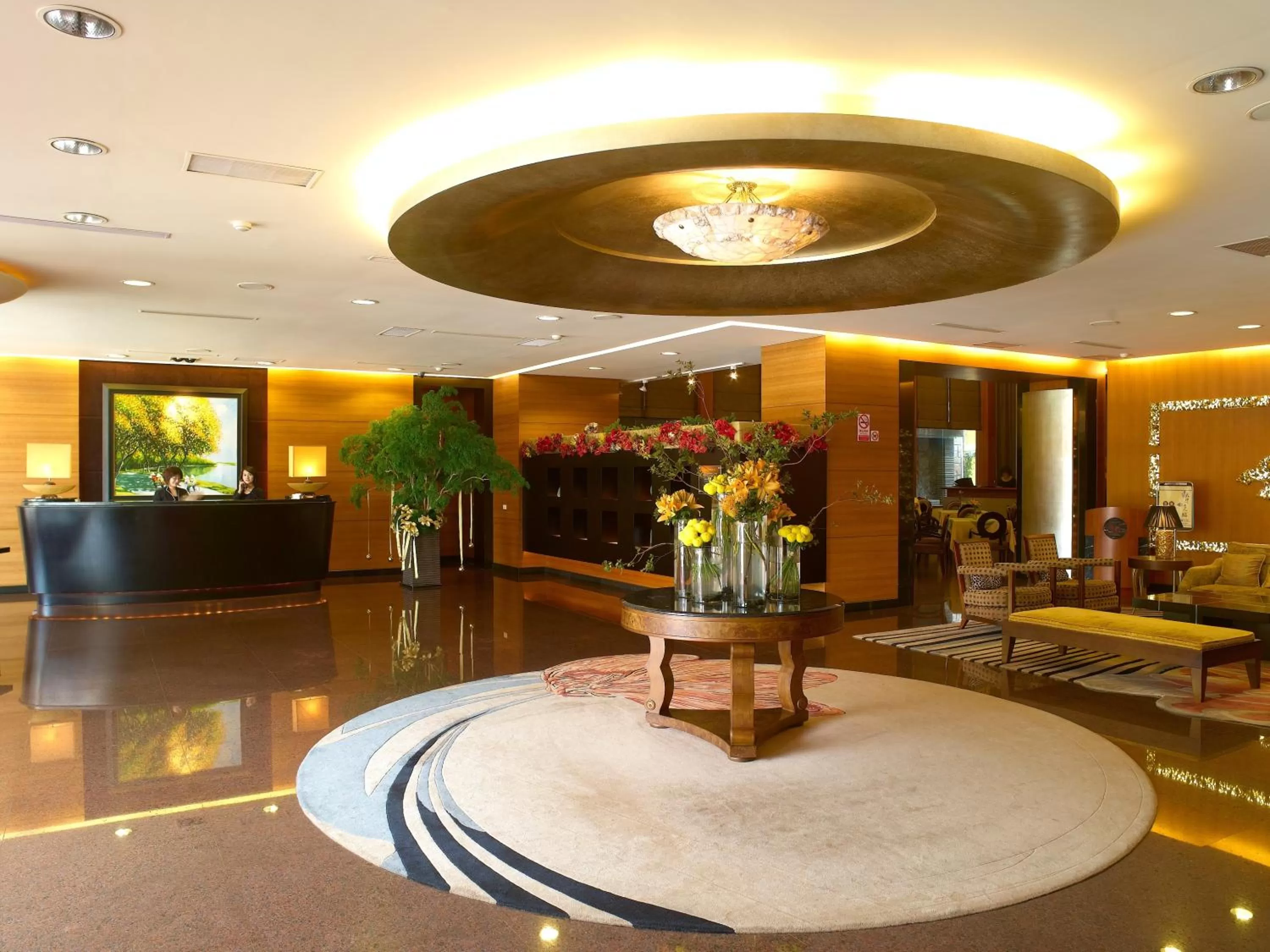 Lobby or reception in King's Town Hotel