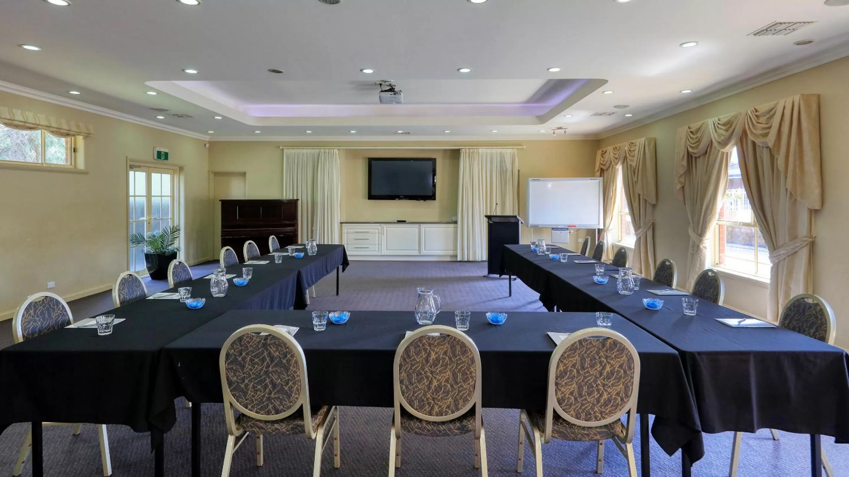 Banquet/Function facilities in Bushman's Motor Inn