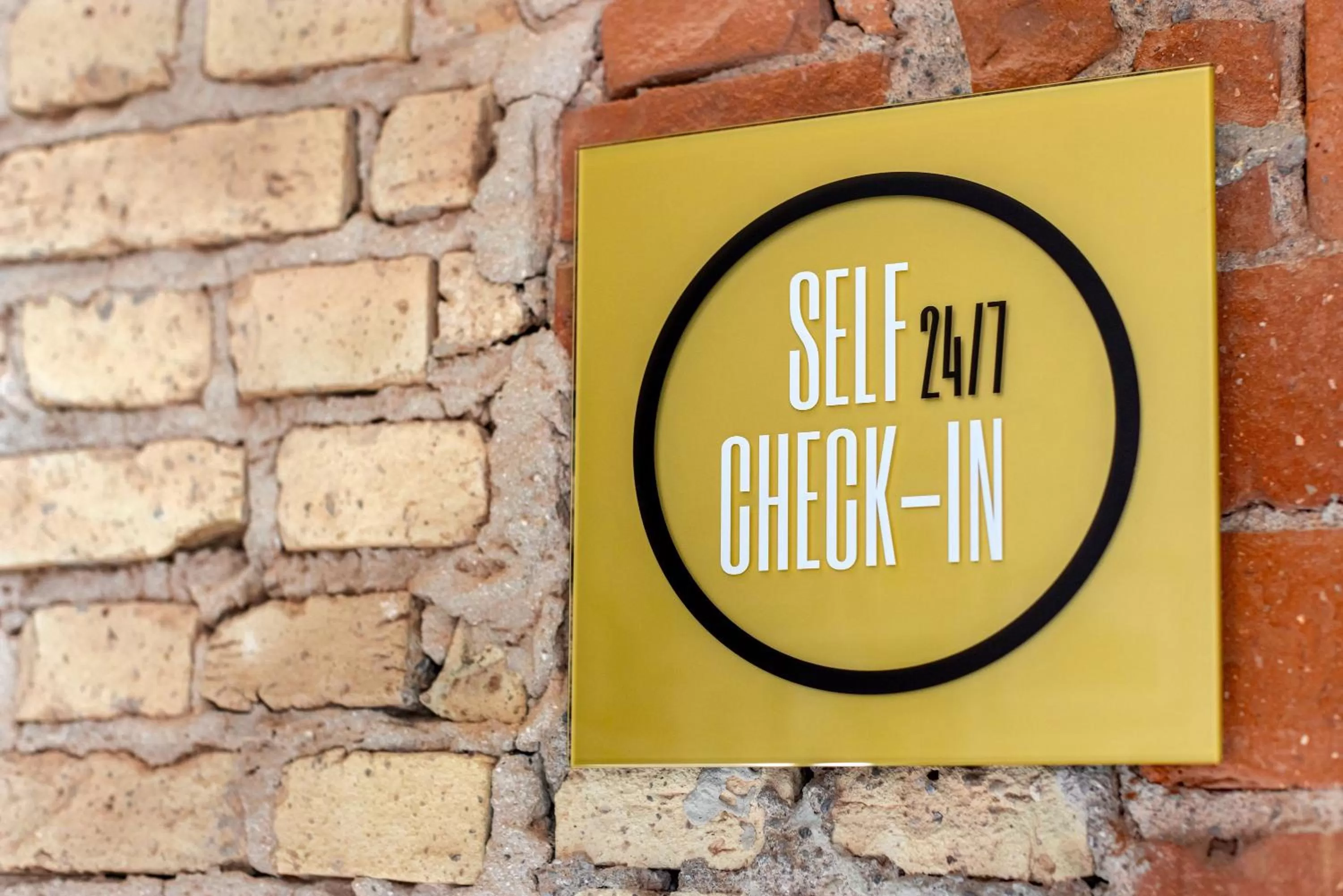 Staff in BOLLWERK Lifestyle Hotel, automatisiertes Hotel mit Self Check In