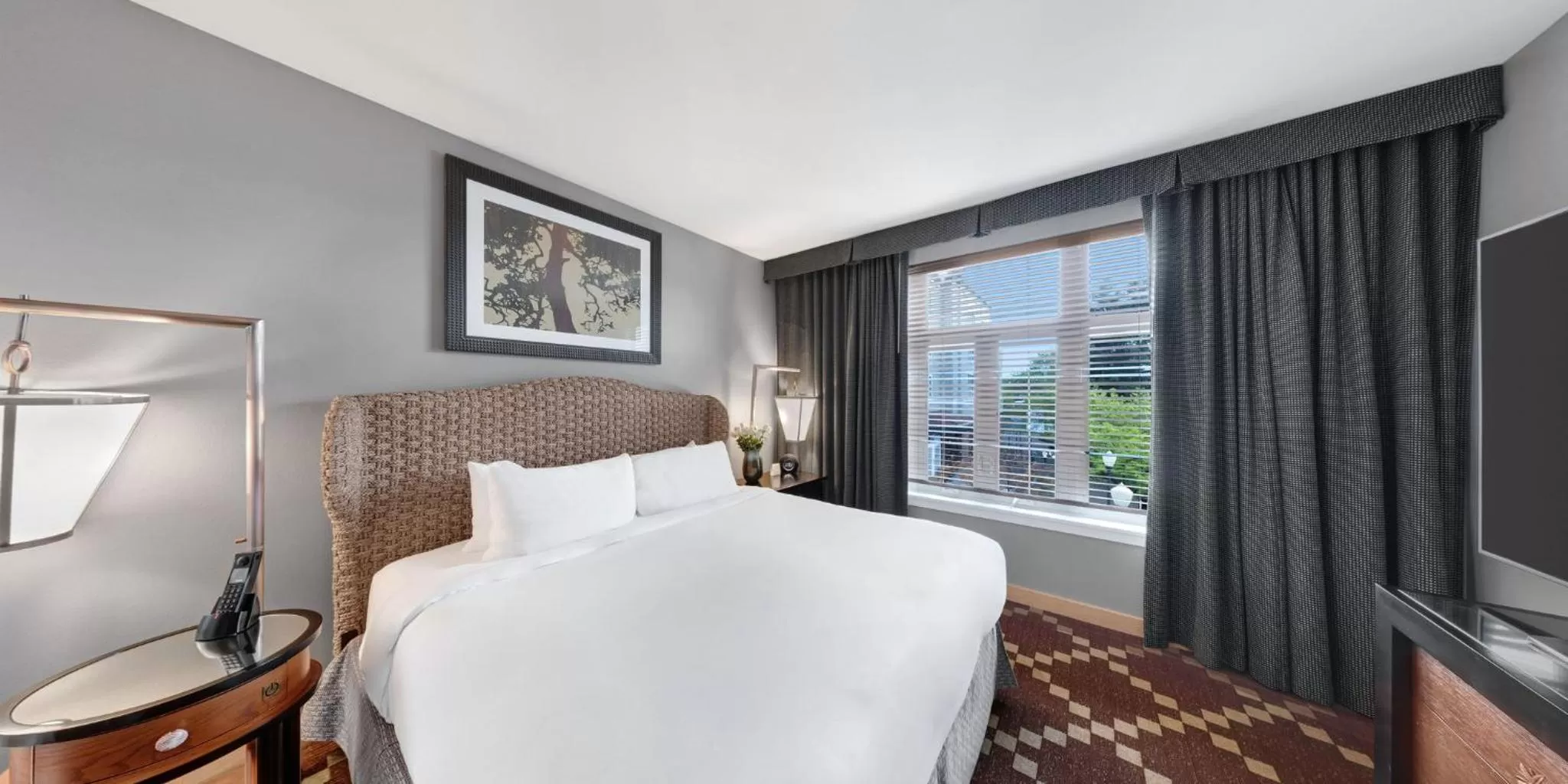 Bedroom, Bed in Kimpton Riverplace Hotel by IHG
