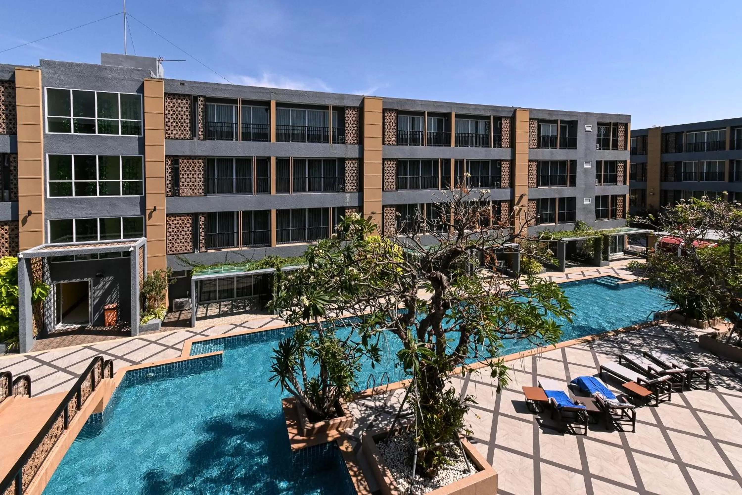 Property building in Golden Sea Hua Hin - SHA Extra Plus