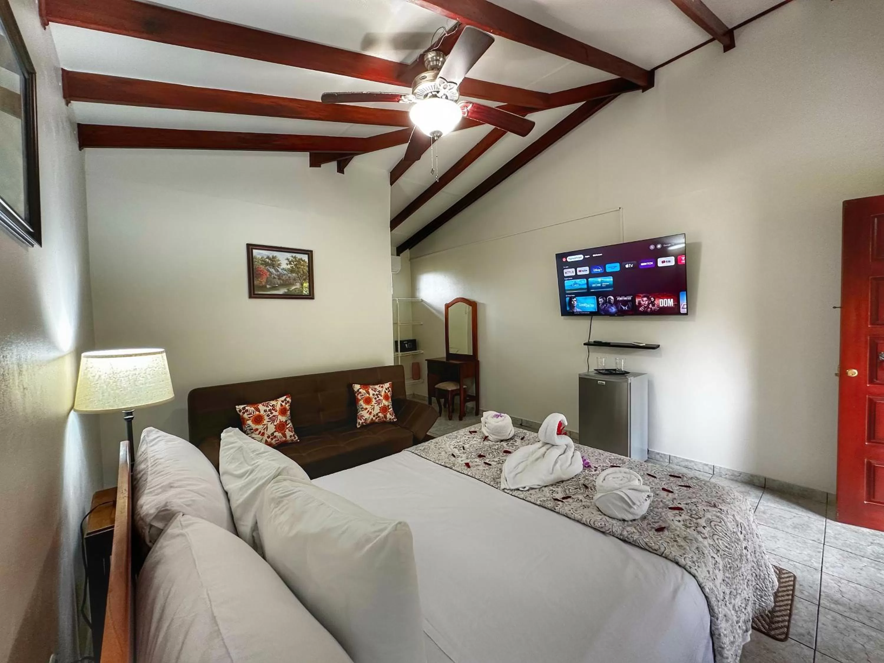 Loma Real Hot Springs Bed & Breakfast