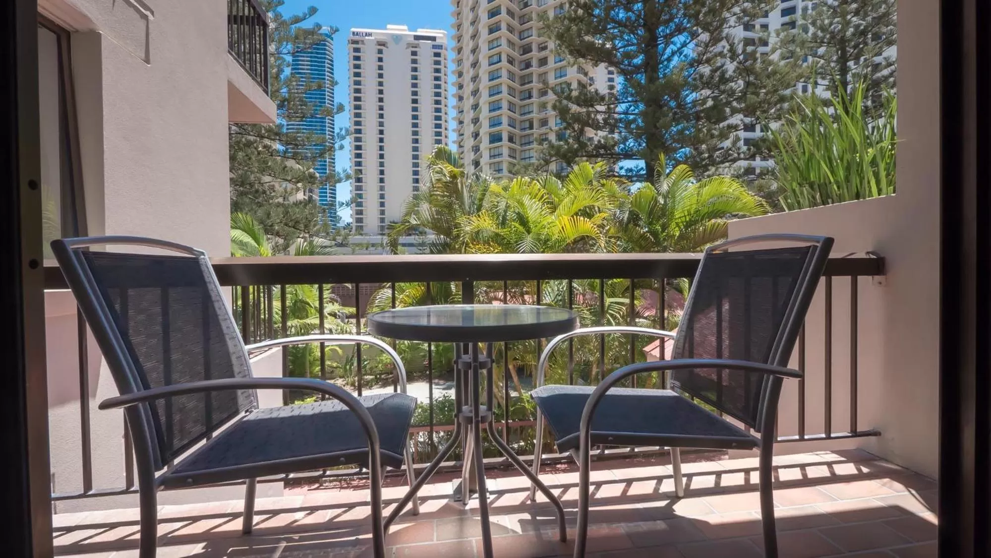 Patio in Trickett Gardens Holiday Inn