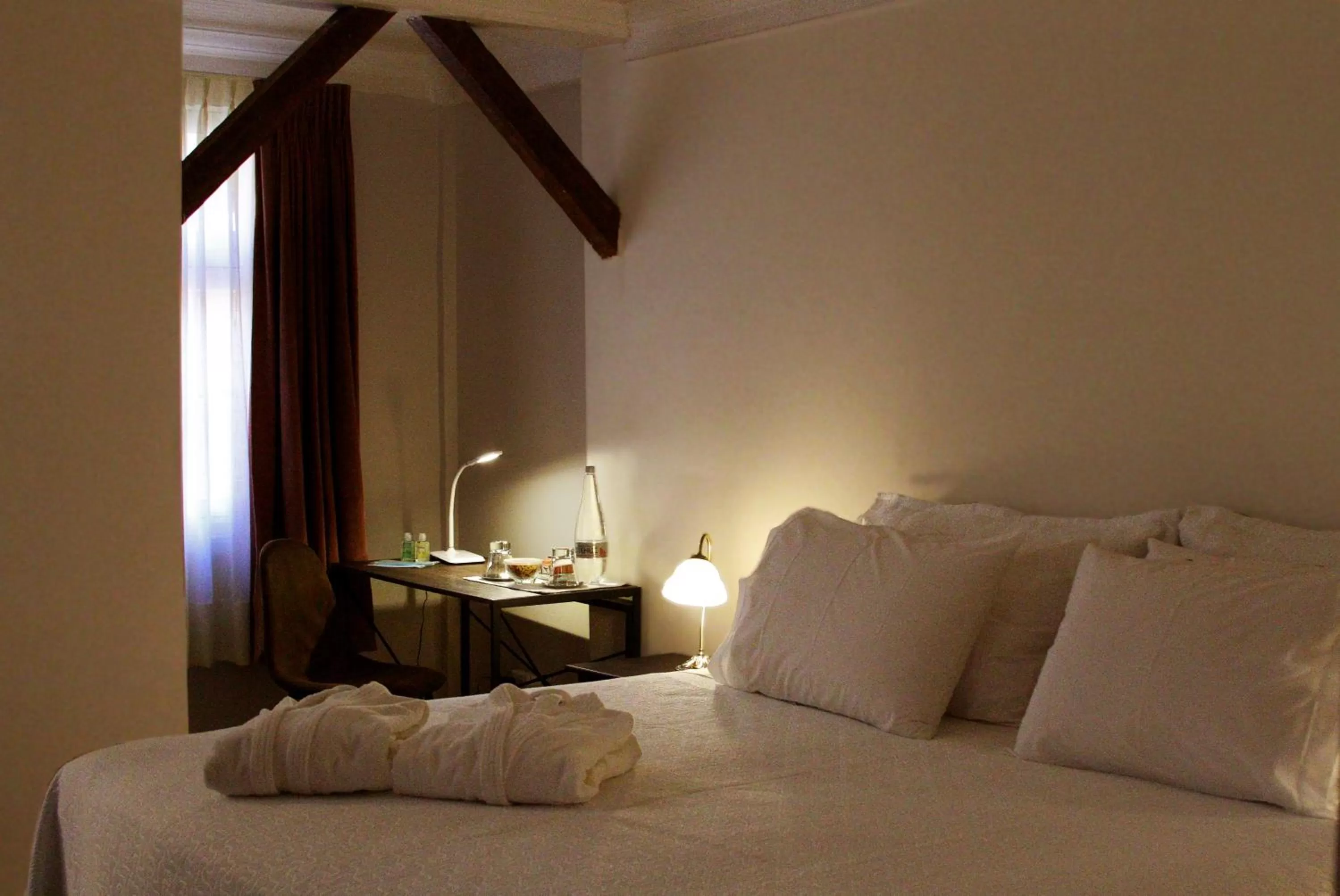 Bedroom, Bed in Hotel Boutique Casa Conde