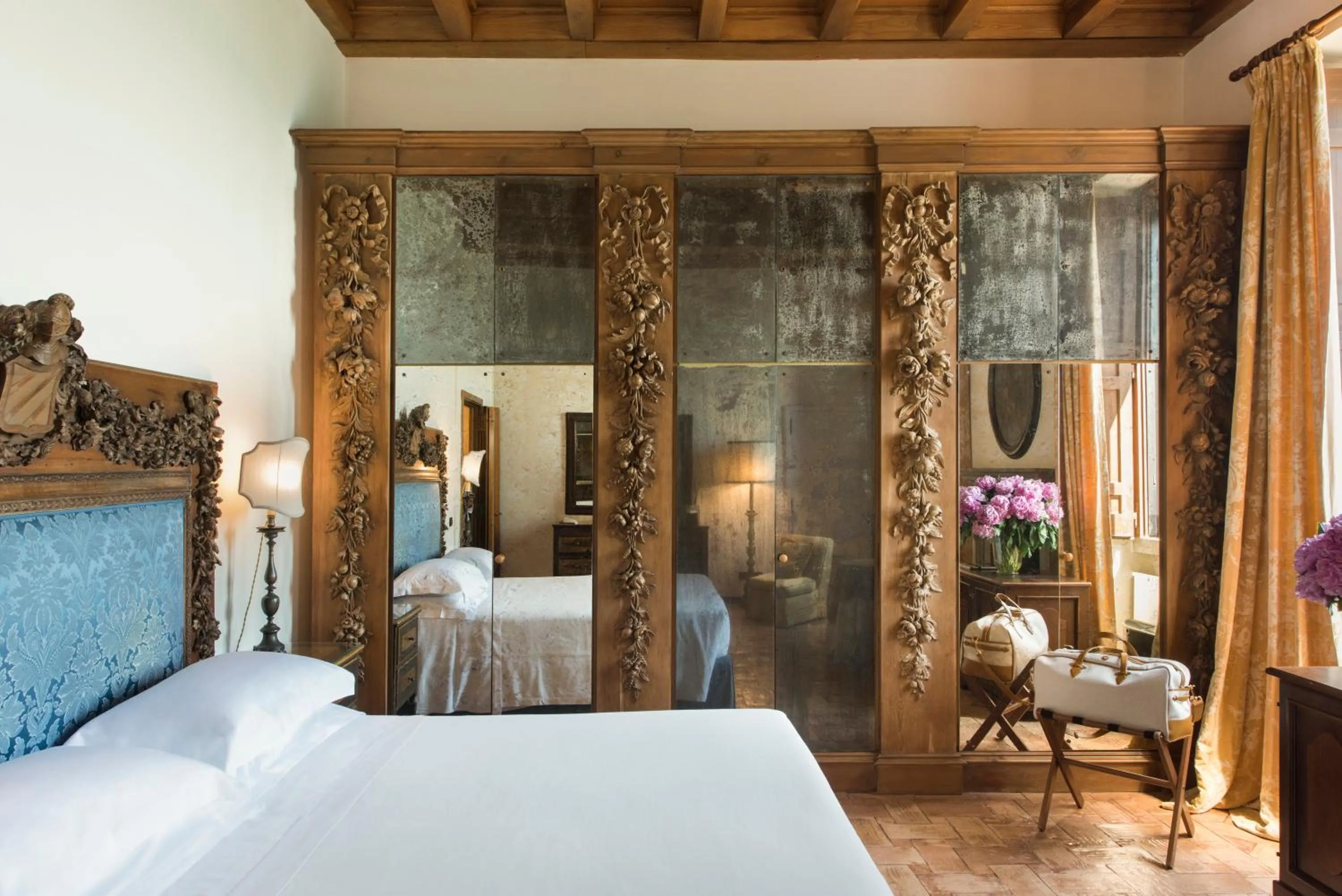 Bedroom, Bed in La Posta Vecchia Hotel