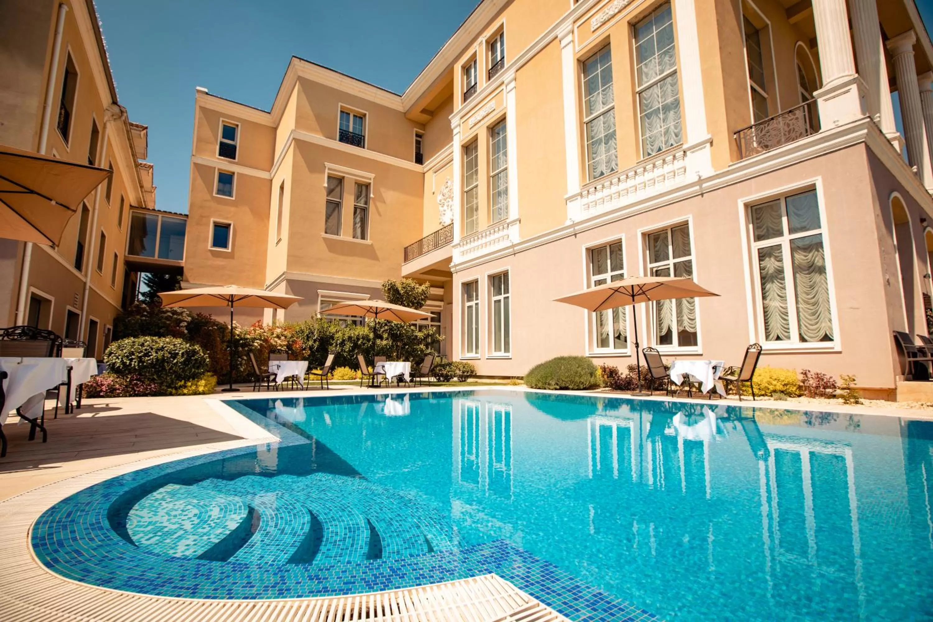 Day in Tresor Le Palais Timisoara, Curio Collection by Hilton