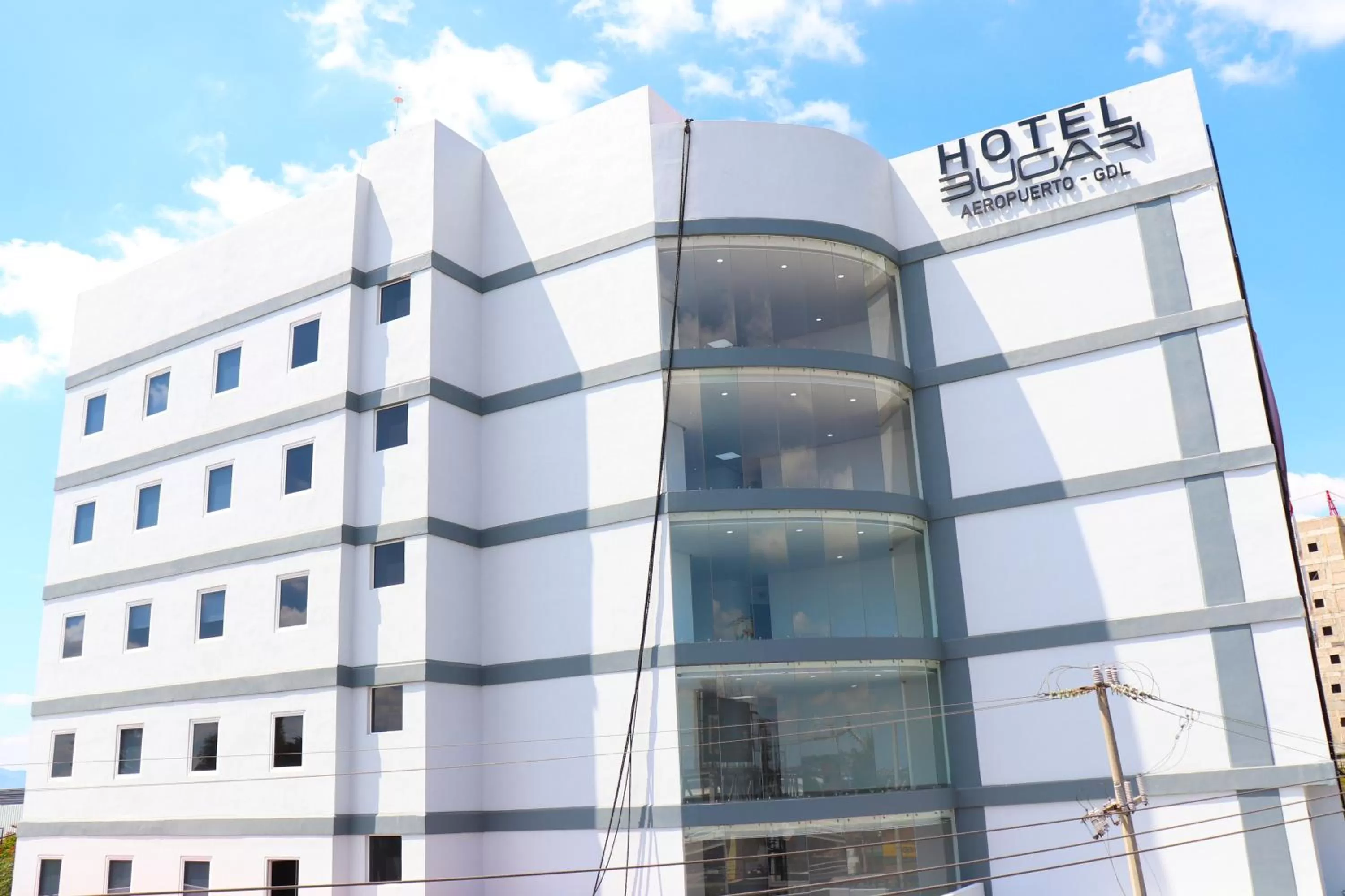 Property building in Hotel Bugari Aeropuerto Guadalajara