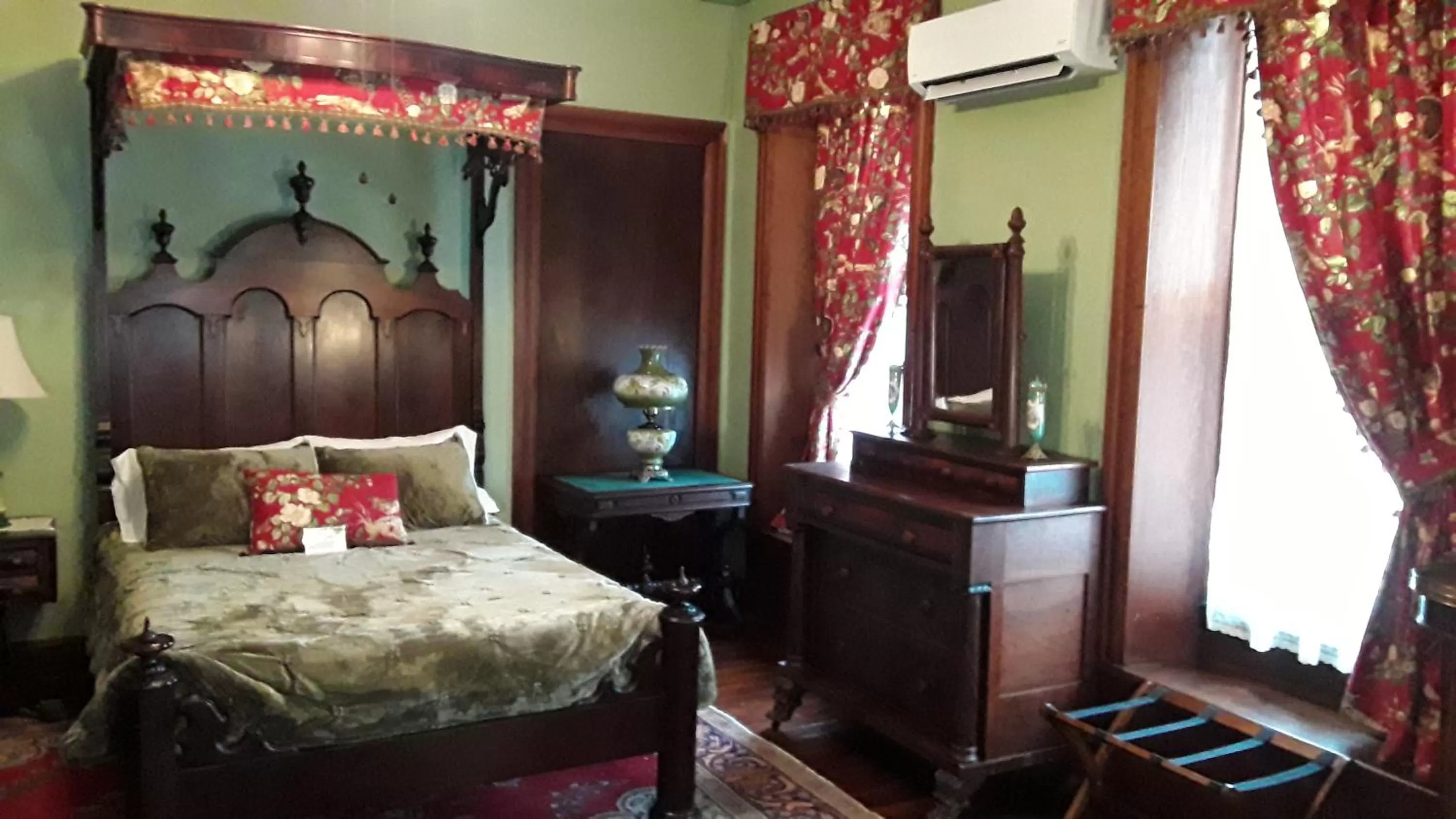 Bedroom, Bed in Gifford-Risley House Bed and Breakfast