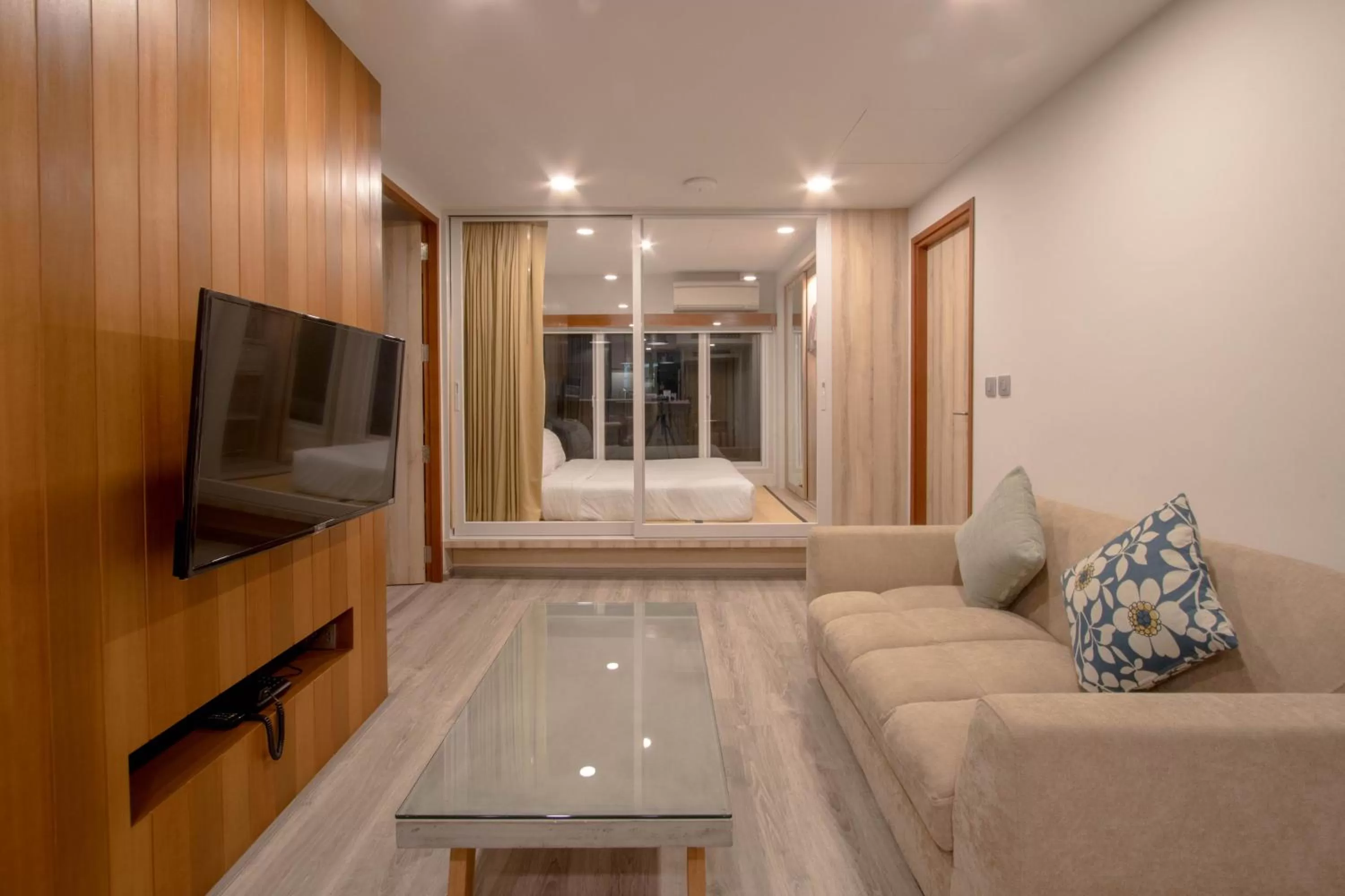 TV and multimedia in The Residence Rajtaevee Hotel