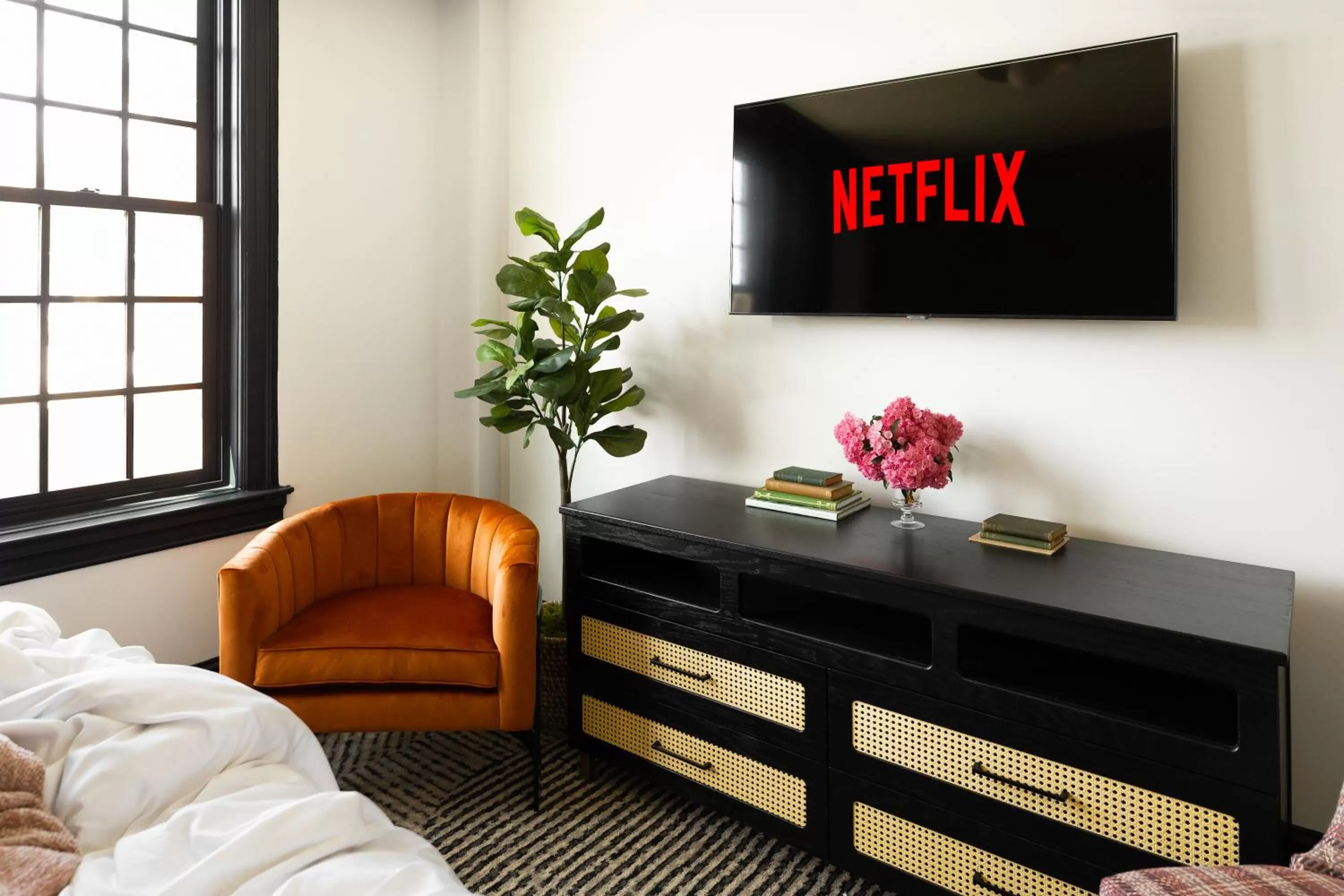 TV and multimedia, Bed in Hotel Thaxter