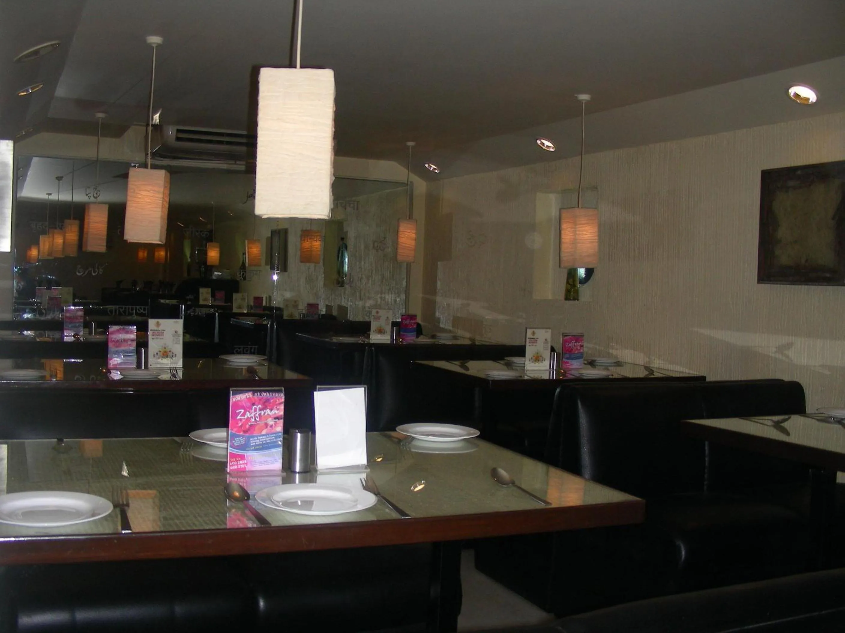 Restaurant/places to eat in Hotel New Bengal