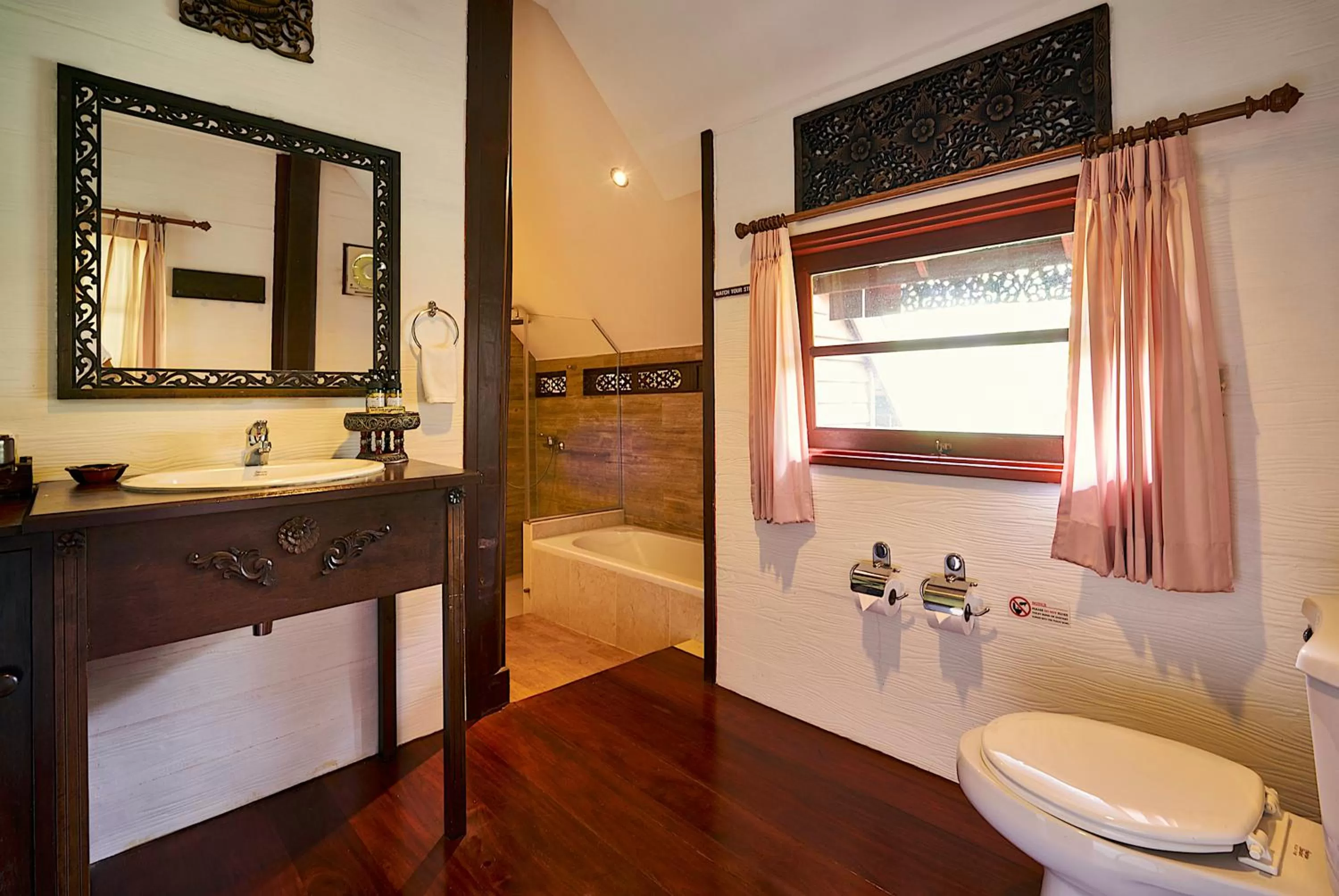 Property building in Ruenkanok Thaihouse Resort