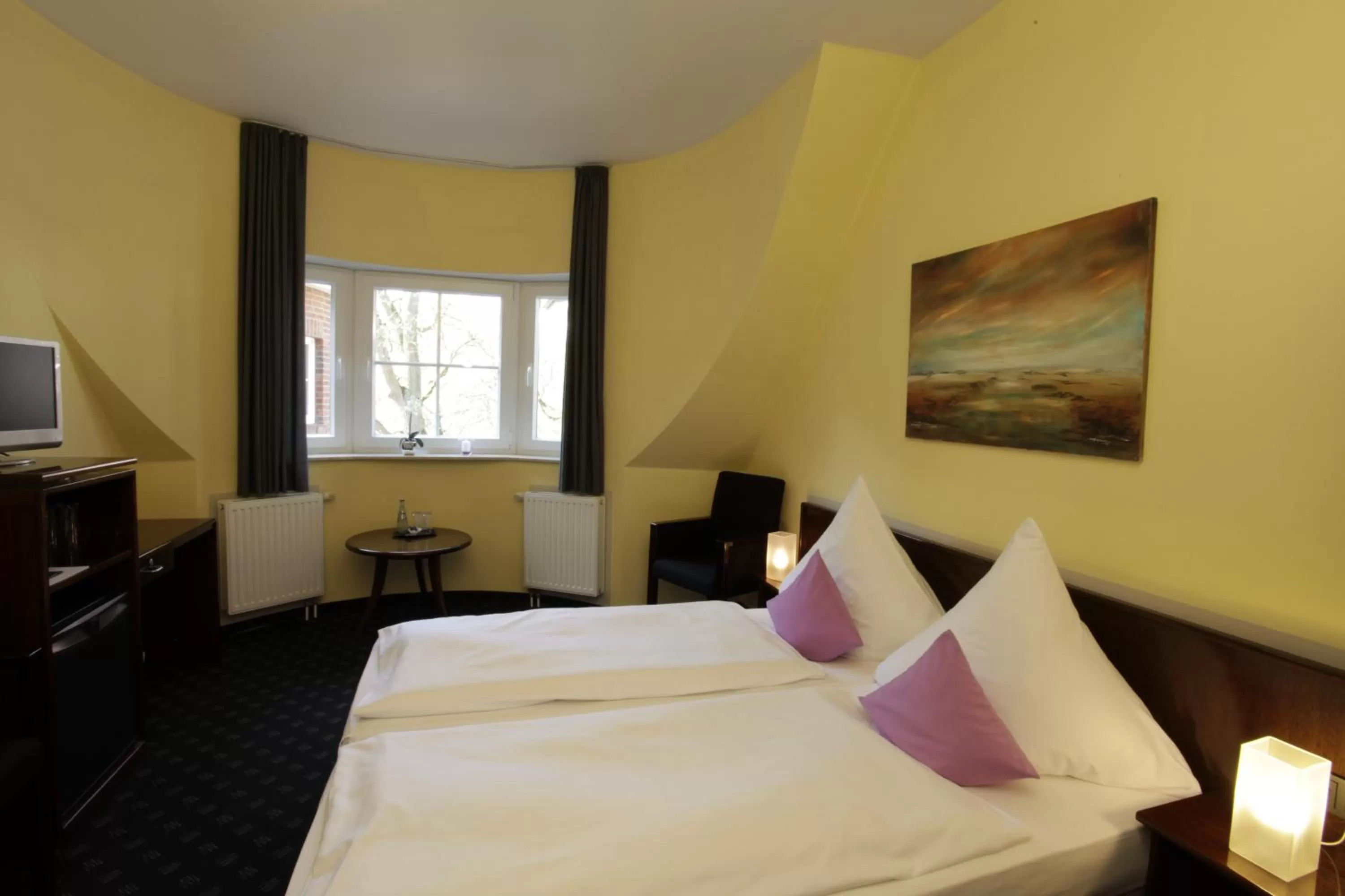 Photo of the whole room, Bed in Hotel Worpsweder Tor