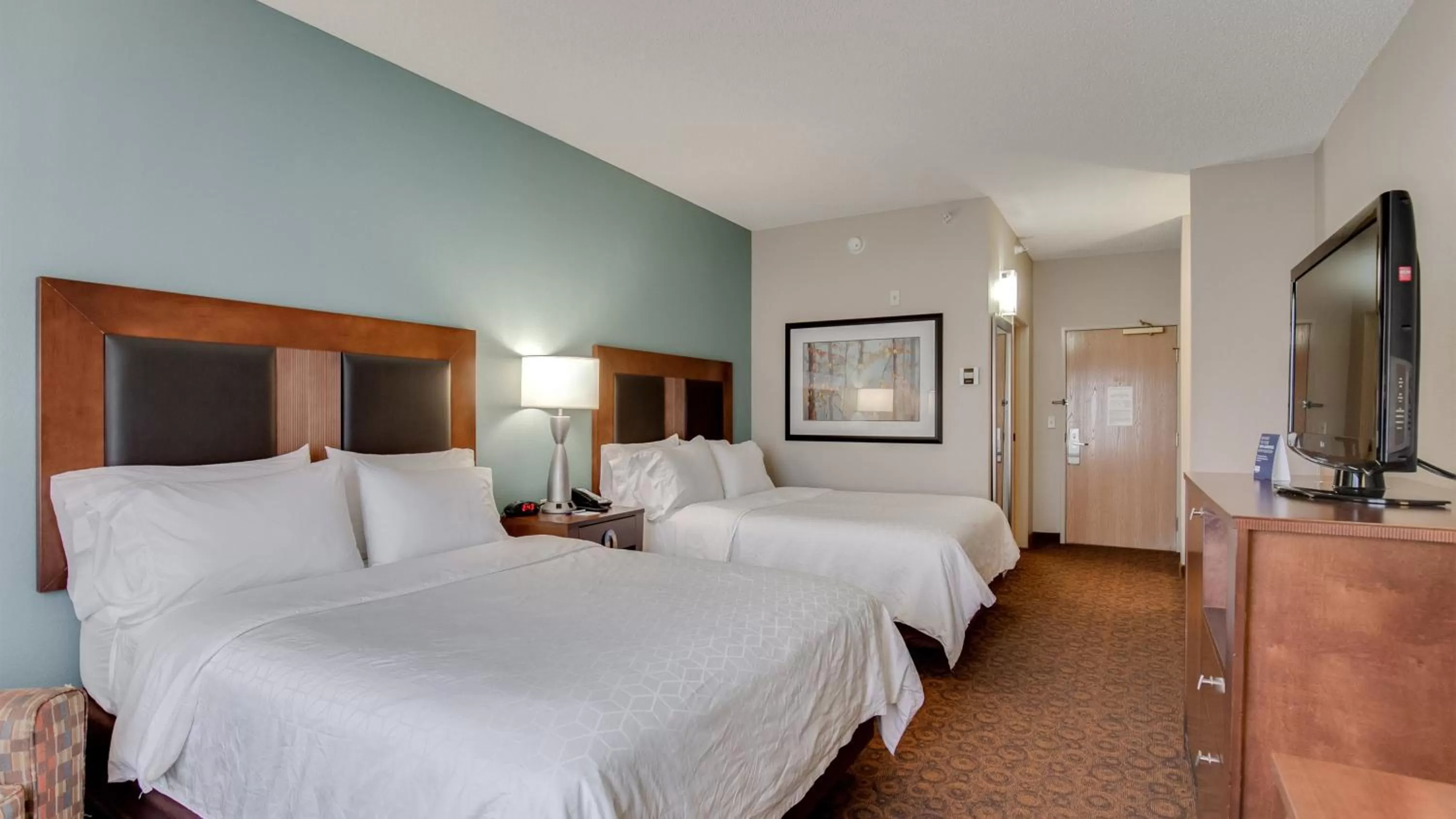 Photo of the whole room, Bed in Holiday Inn Express and Suites St. Cloud by IHG