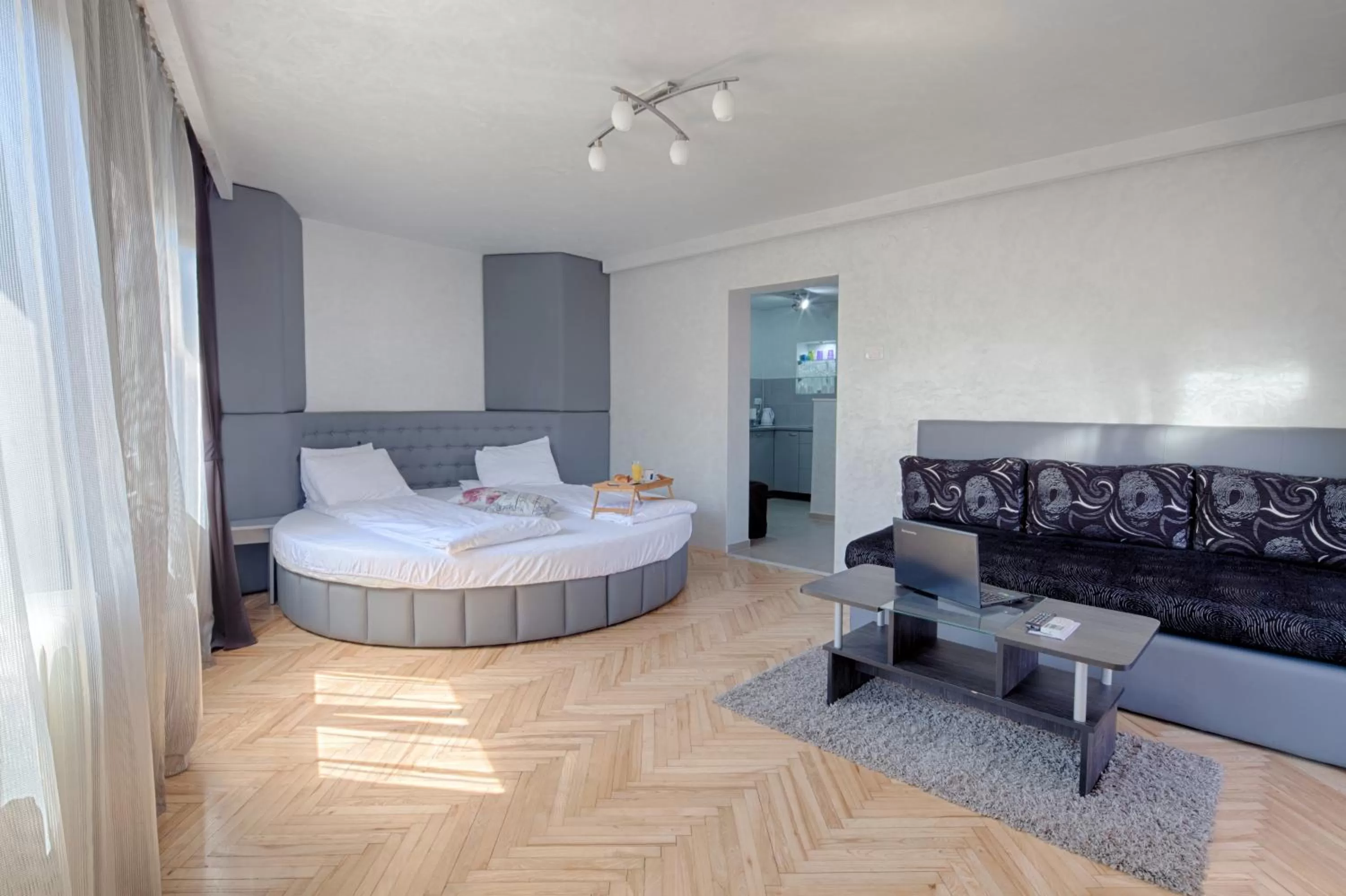 Decorative detail, Bed in Hotel Fontana