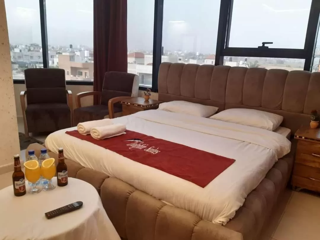 Dolphin Suites Hotel