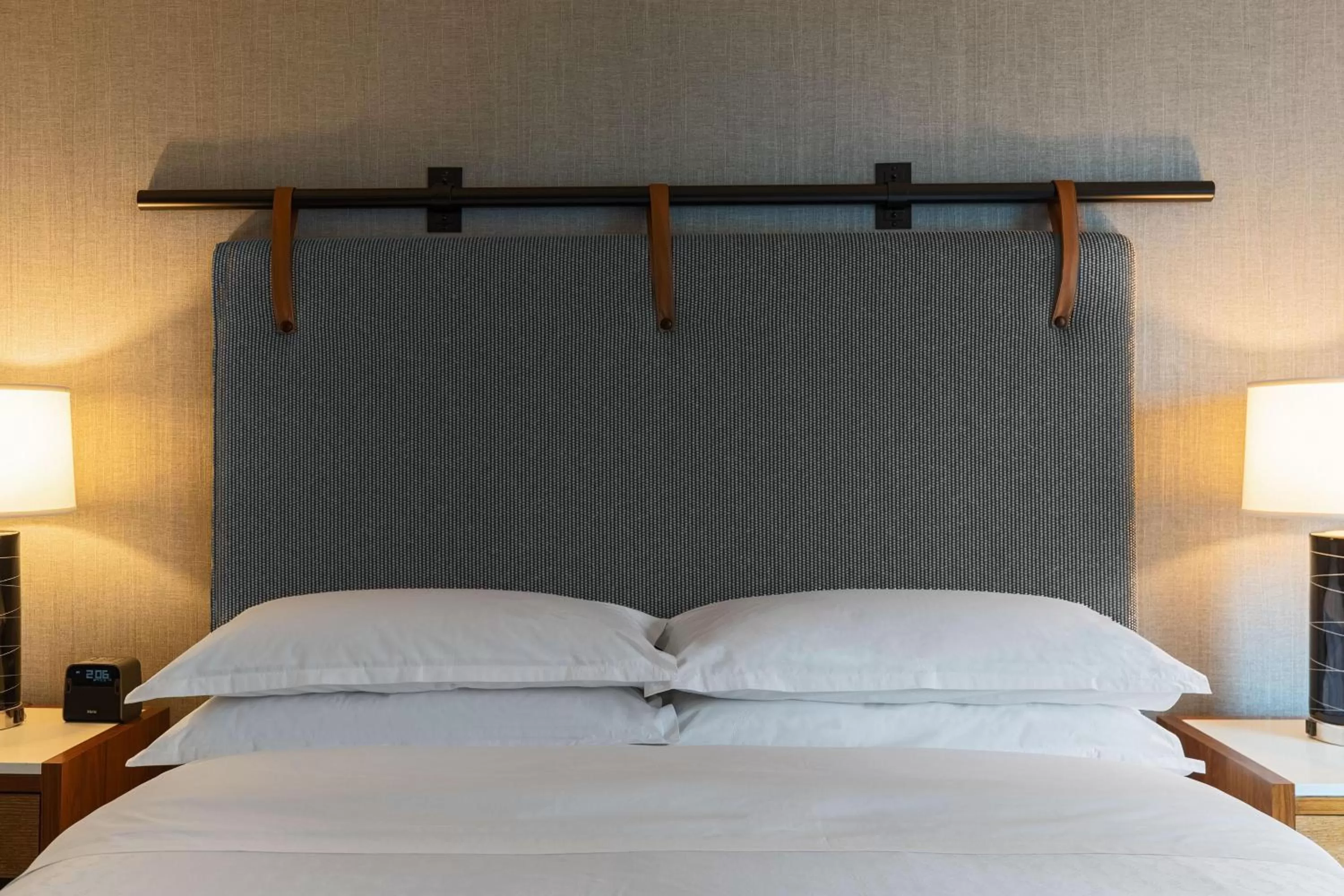 Photo of the whole room, Bed in Sheraton Grand Chicago Riverwalk