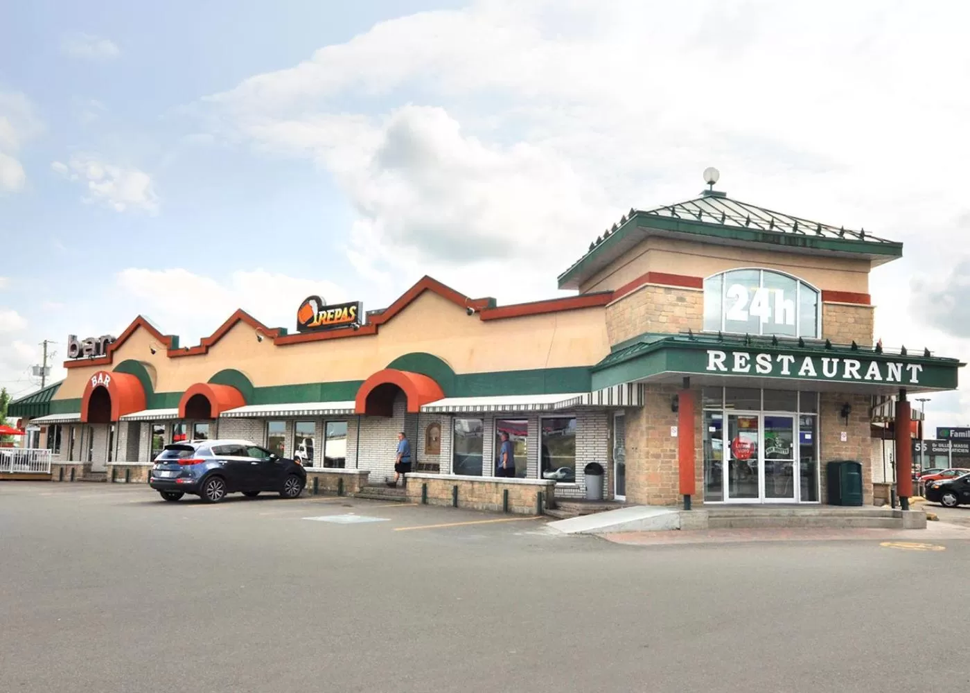 Facade/entrance, Property Building in Complexe Hotelier Le 55