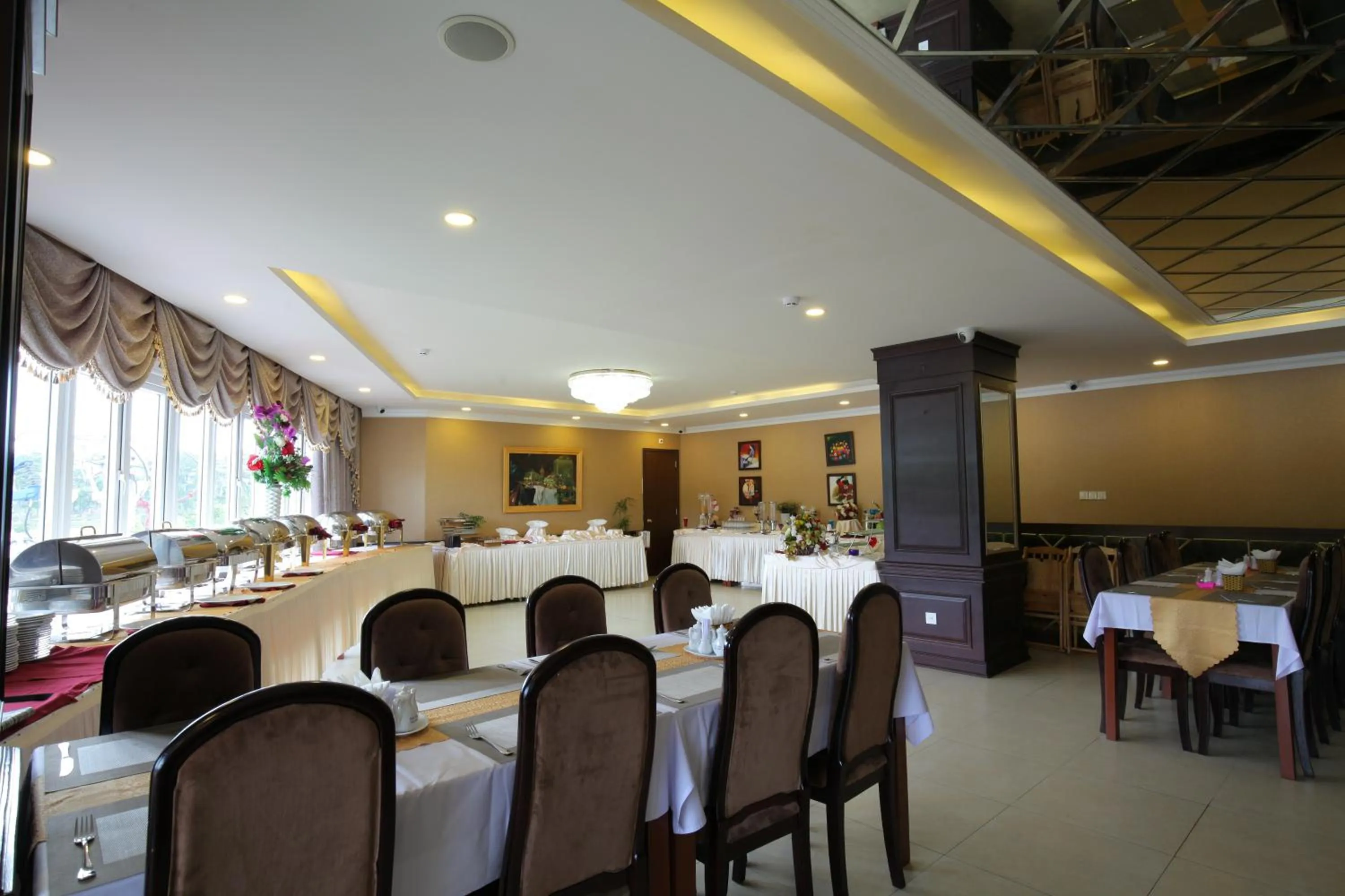 Restaurant/places to eat in Kings Hotel Dalat