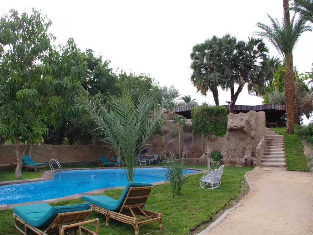 Swimming pool in Al Baeirat Hotel