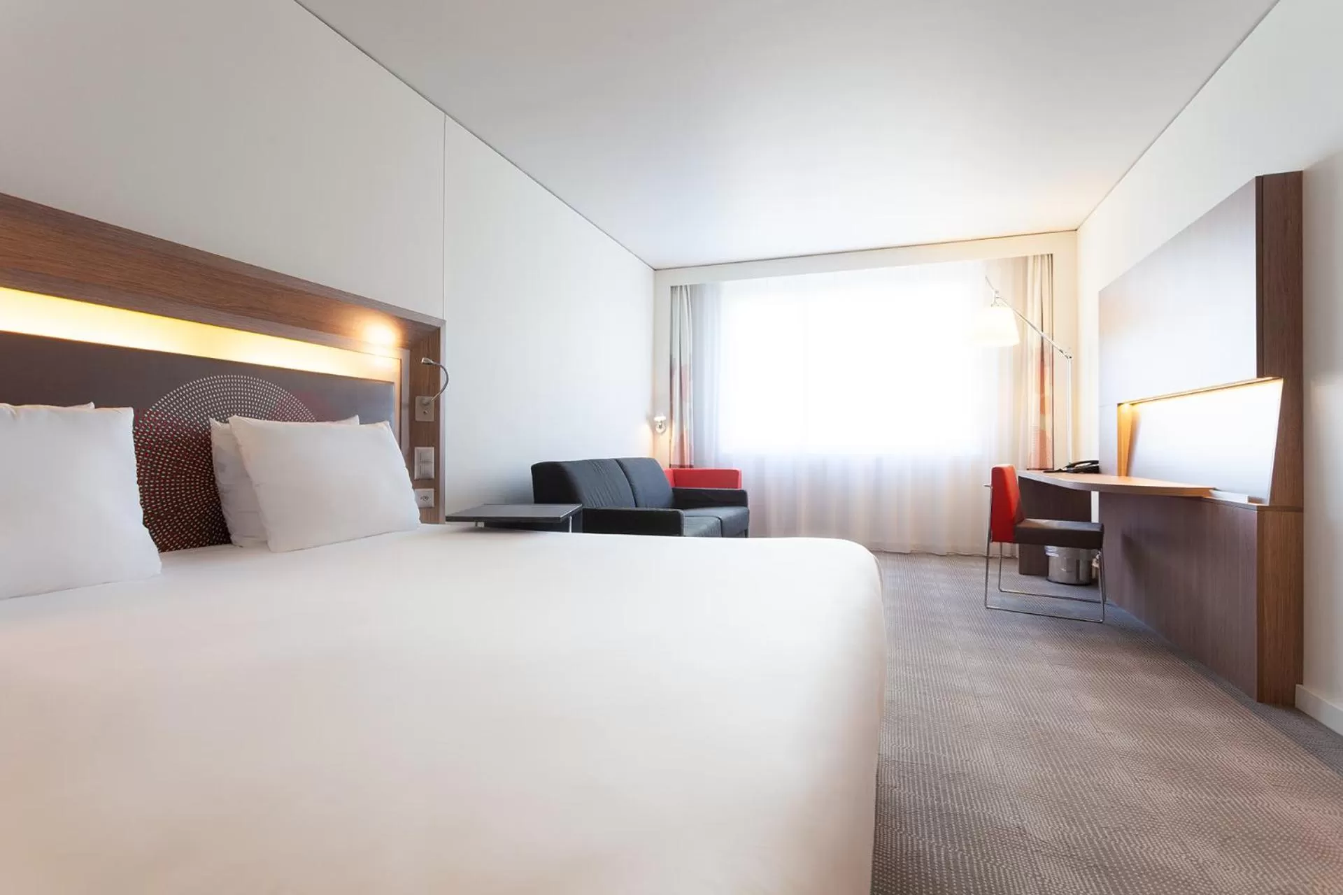 Bed in Novotel Basel City