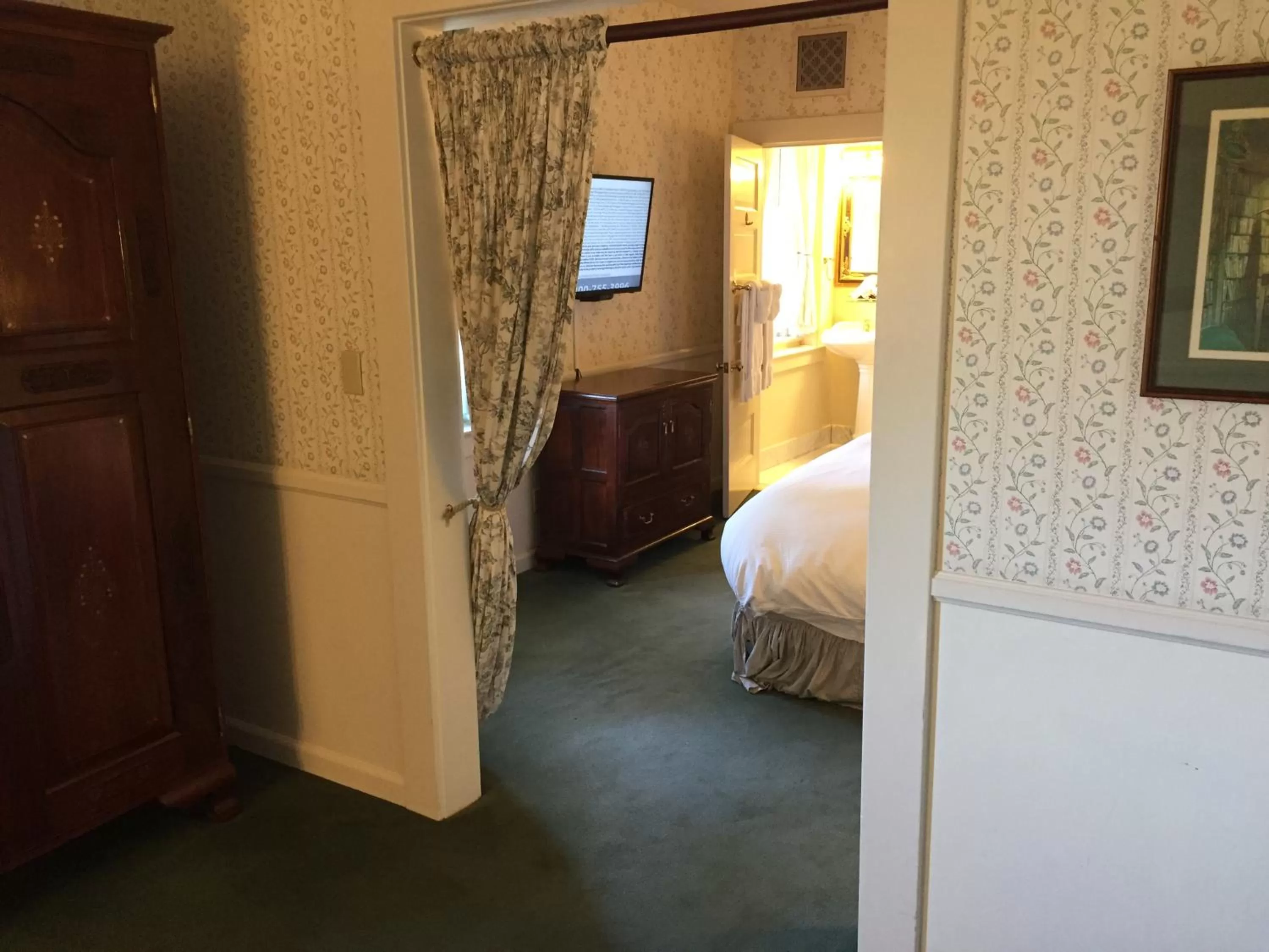 Bed in Hotel La Rose