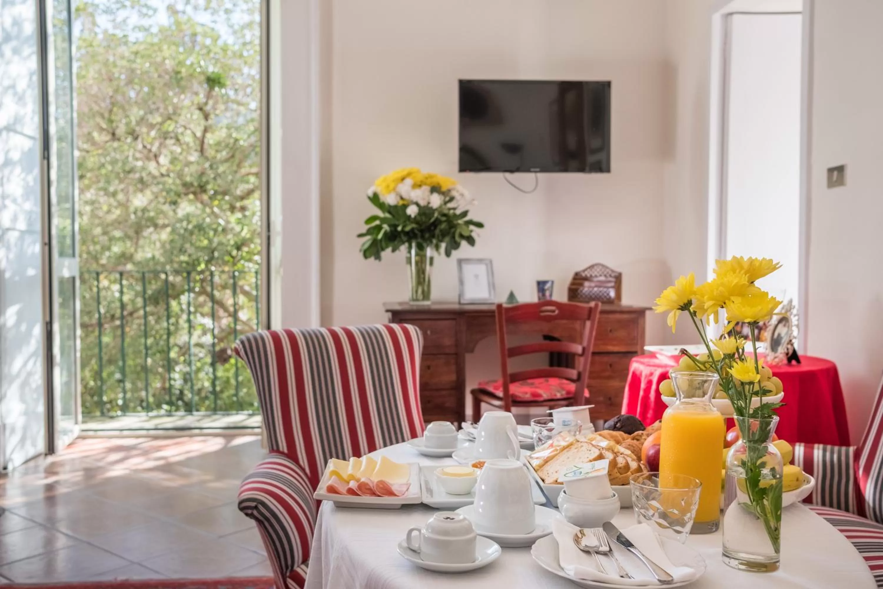 Garden view in Palazzo Bernardini Suites