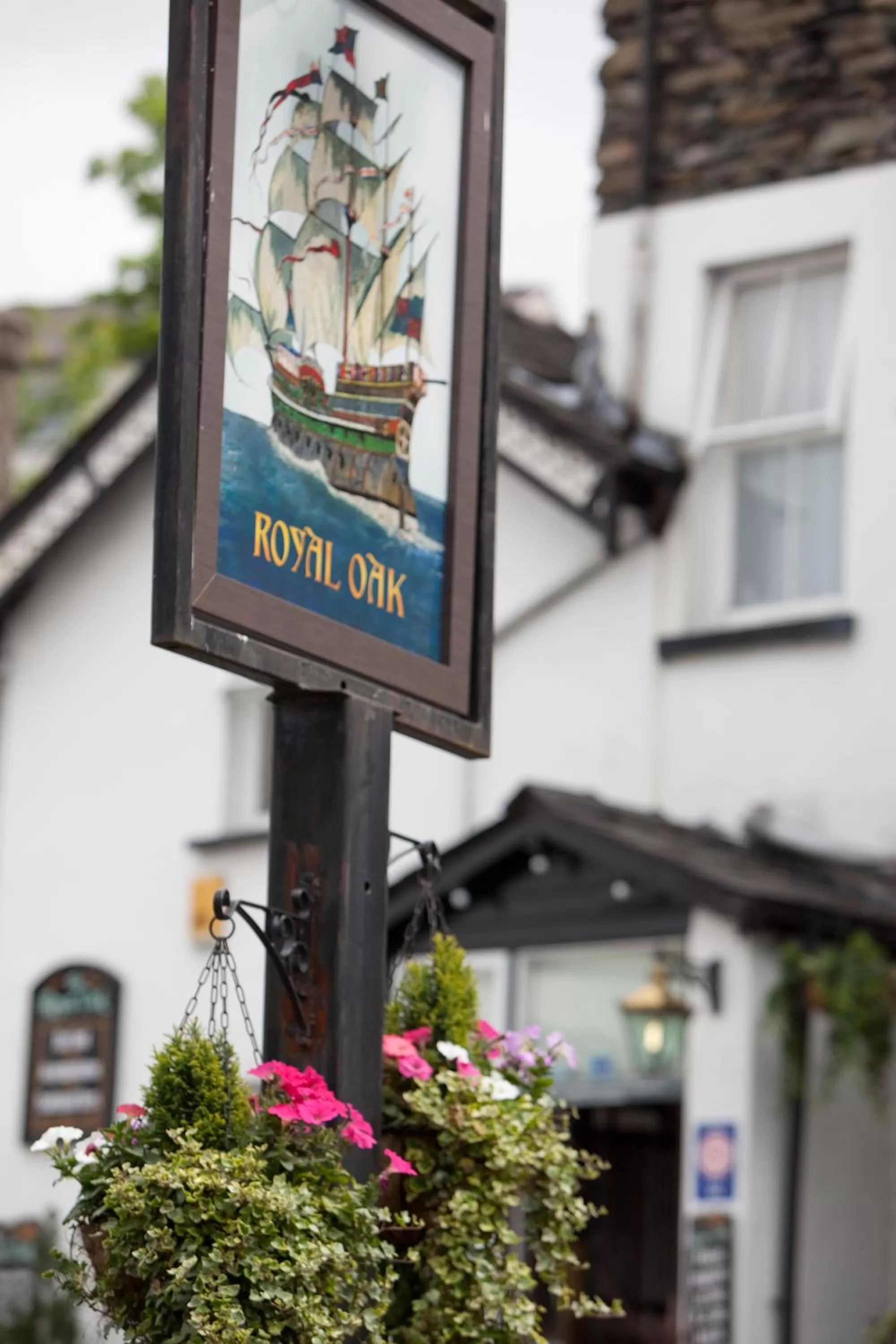 Facade/entrance in The Royal Oak Inn
